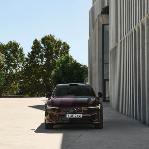 2026 Volvo ES90 Mulberry Red Front View