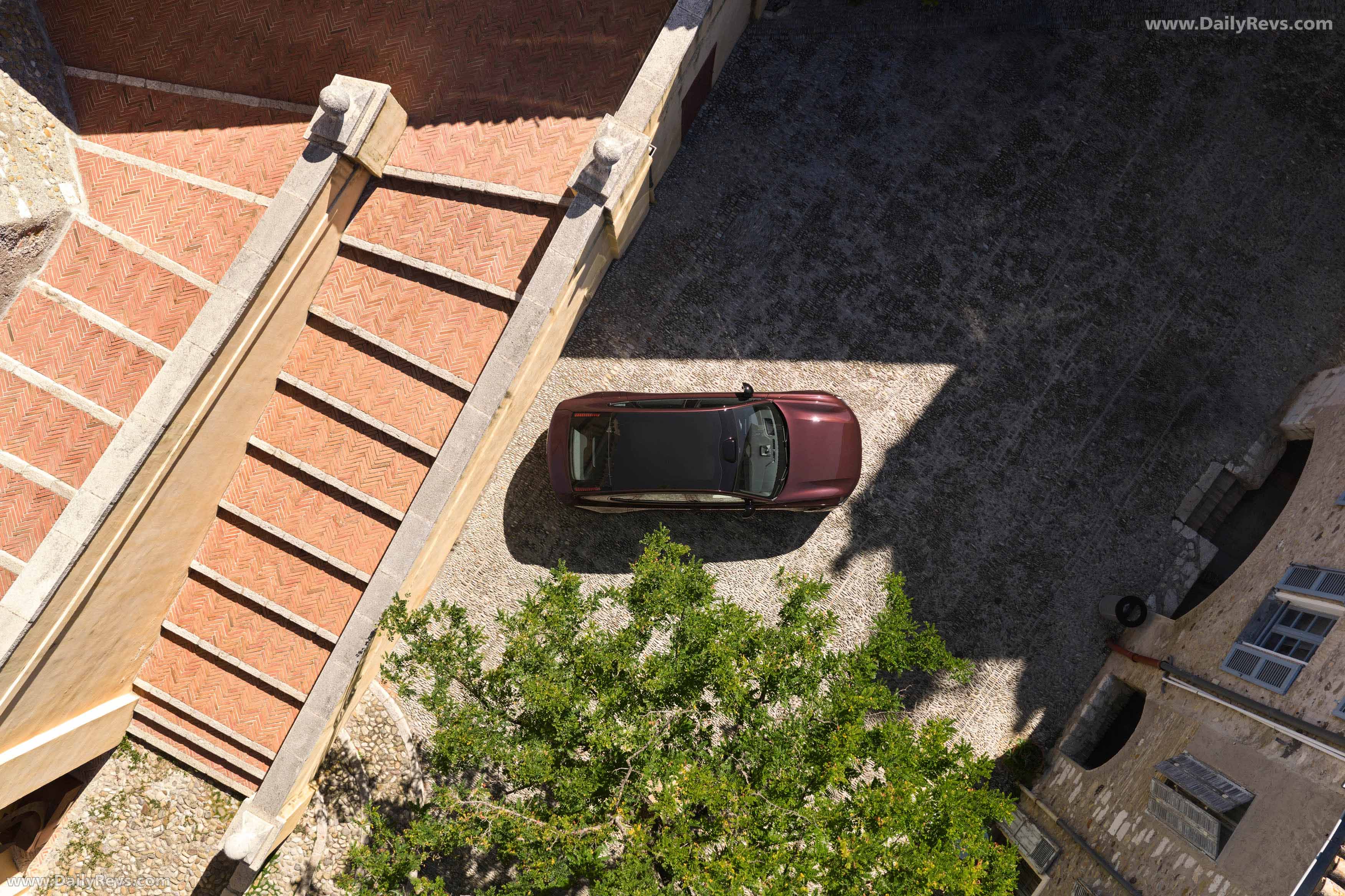 2026 Volvo ES90 Mulberry Red Top View