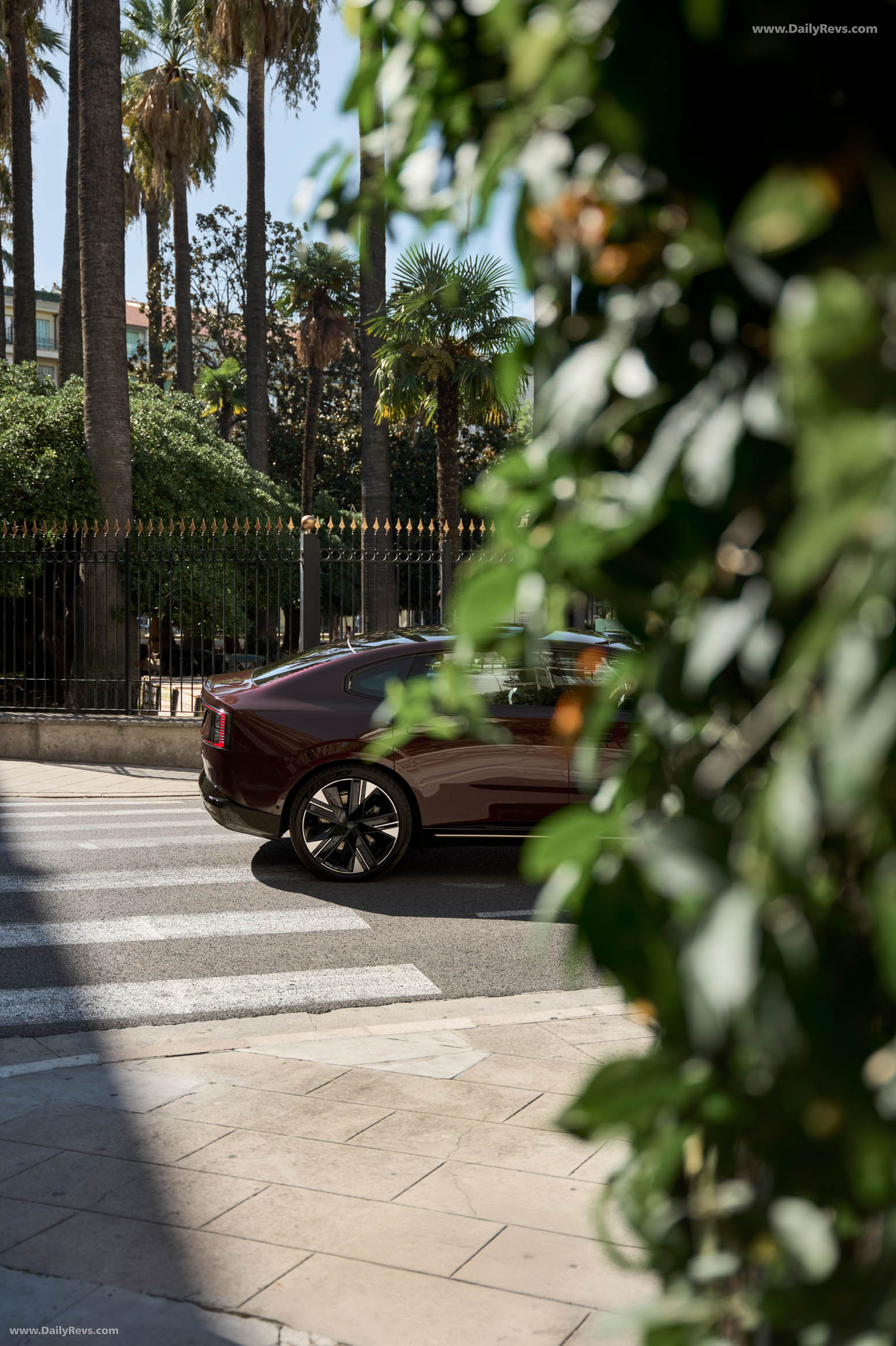 2026 Volvo ES90 Mulberry Red Exterior