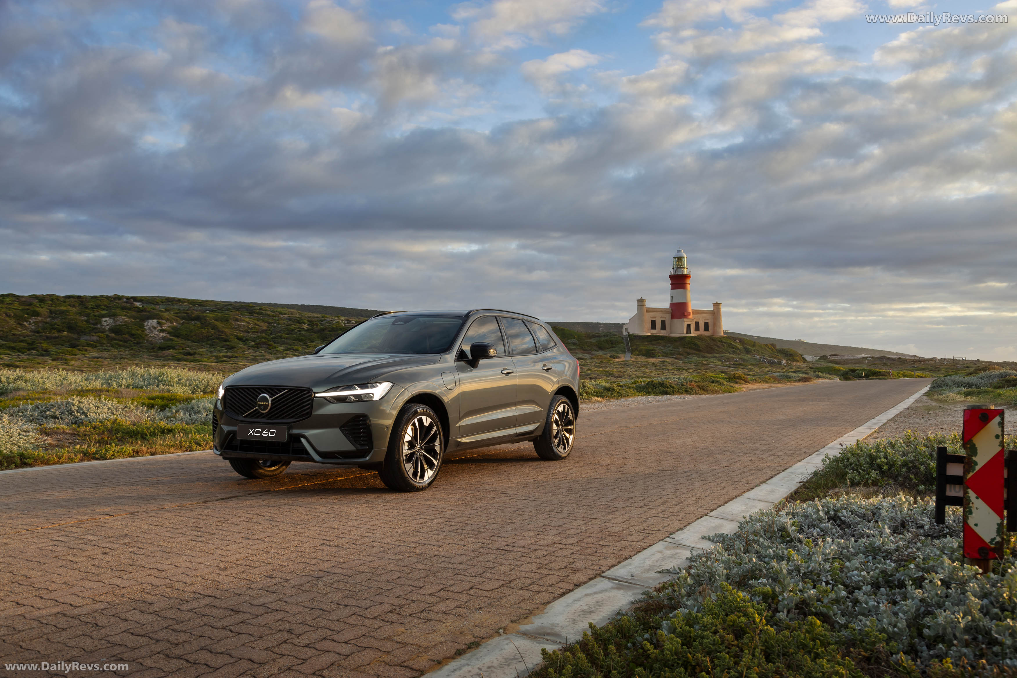 2026 Volvo XC60 South African Version Front View