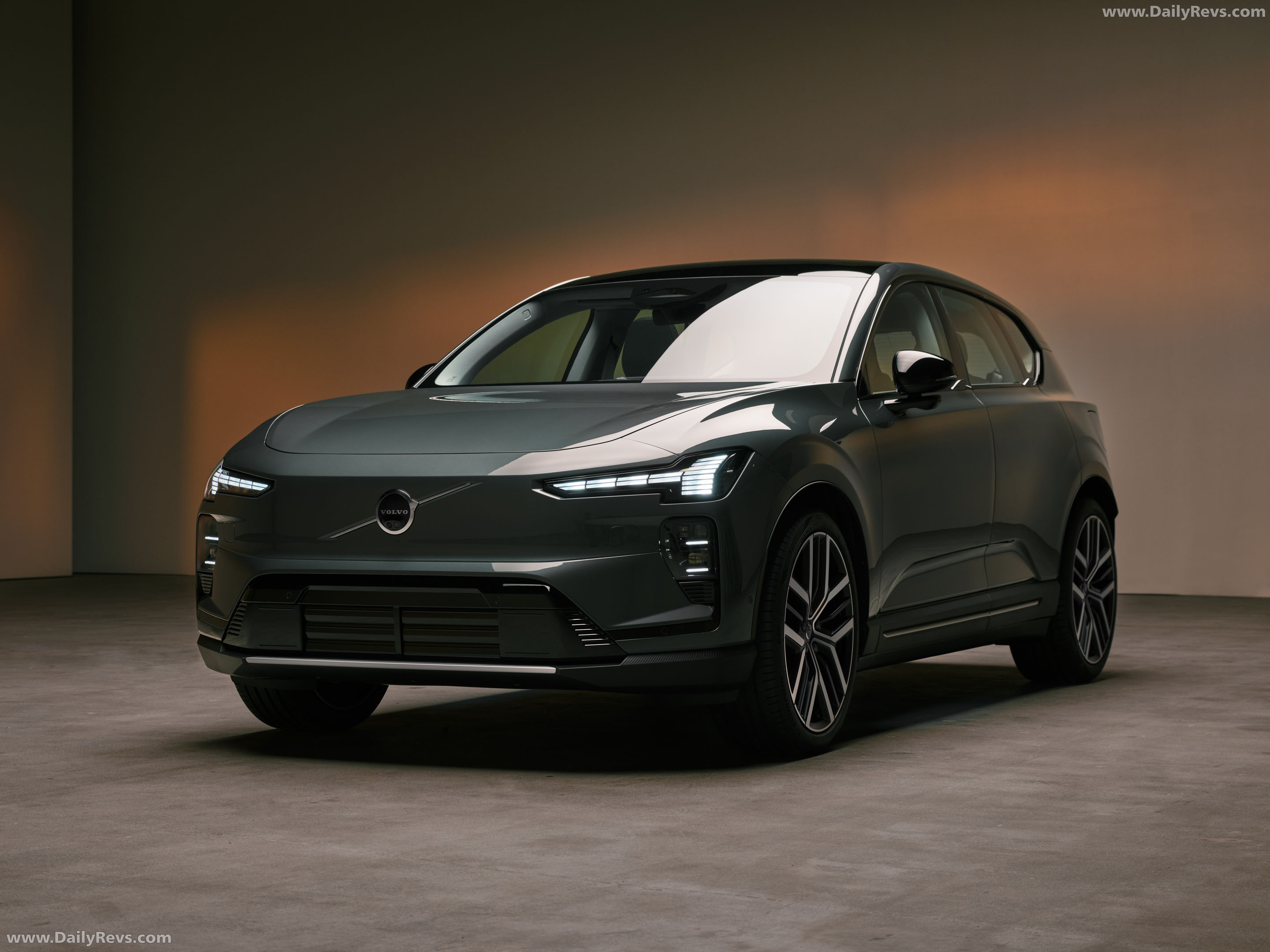 2027 Volvo EX60 Front View