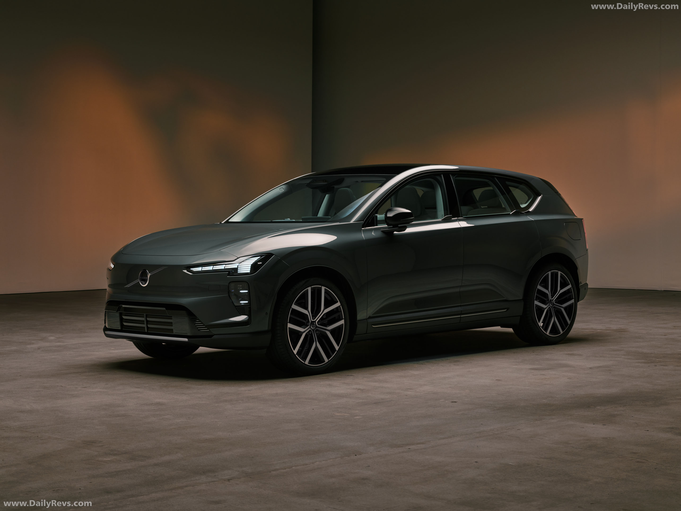 2027 Volvo EX60 Front View