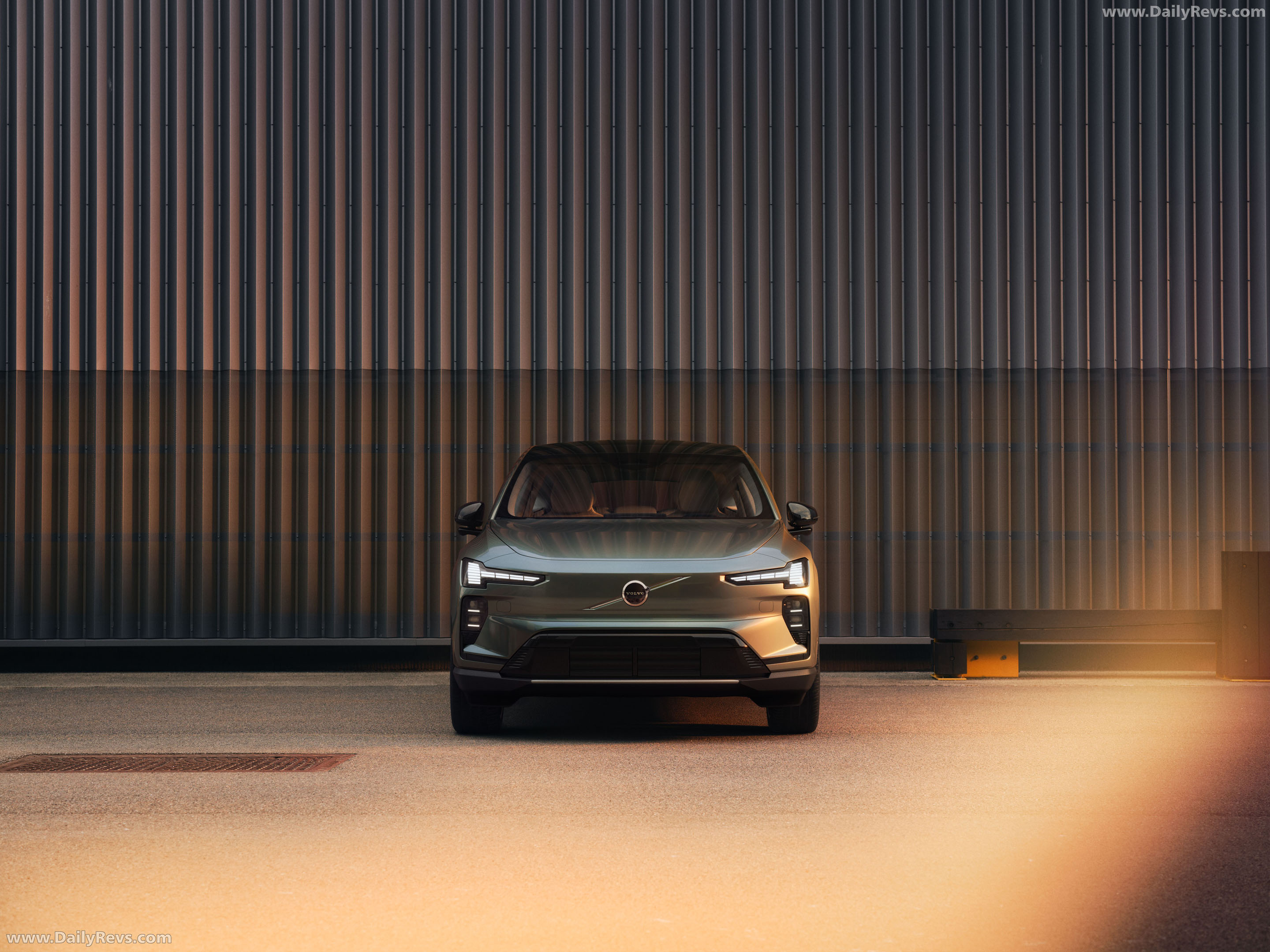 2027 Volvo EX60 Front View