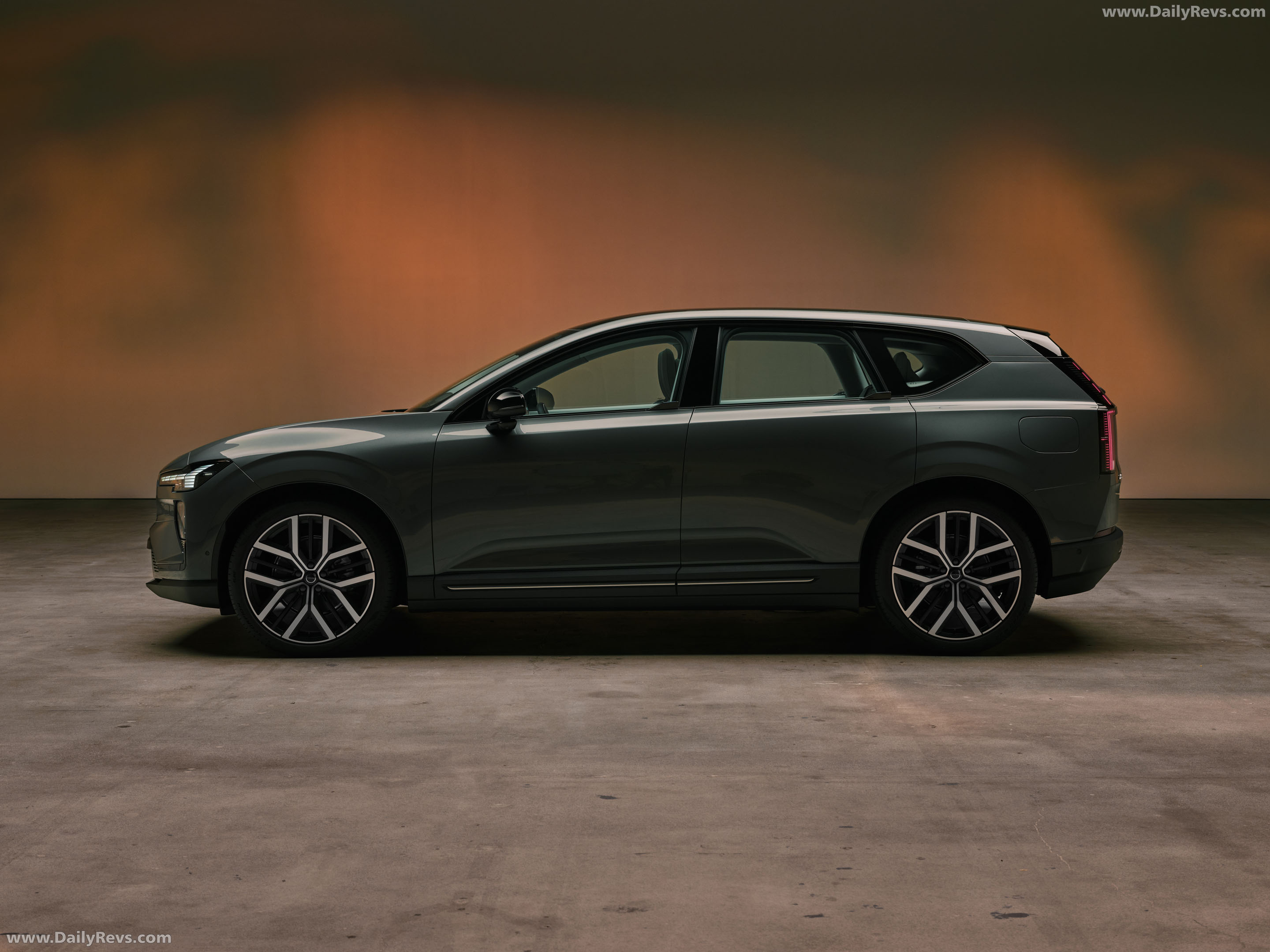 2027 Volvo EX60 Side View