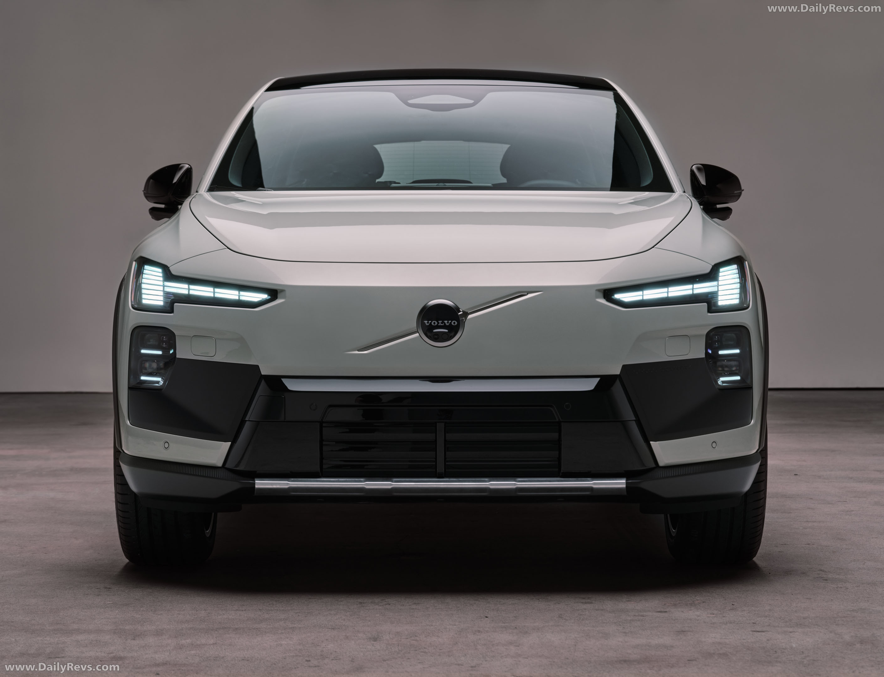 2027 Volvo EX60 Cross Country Front View