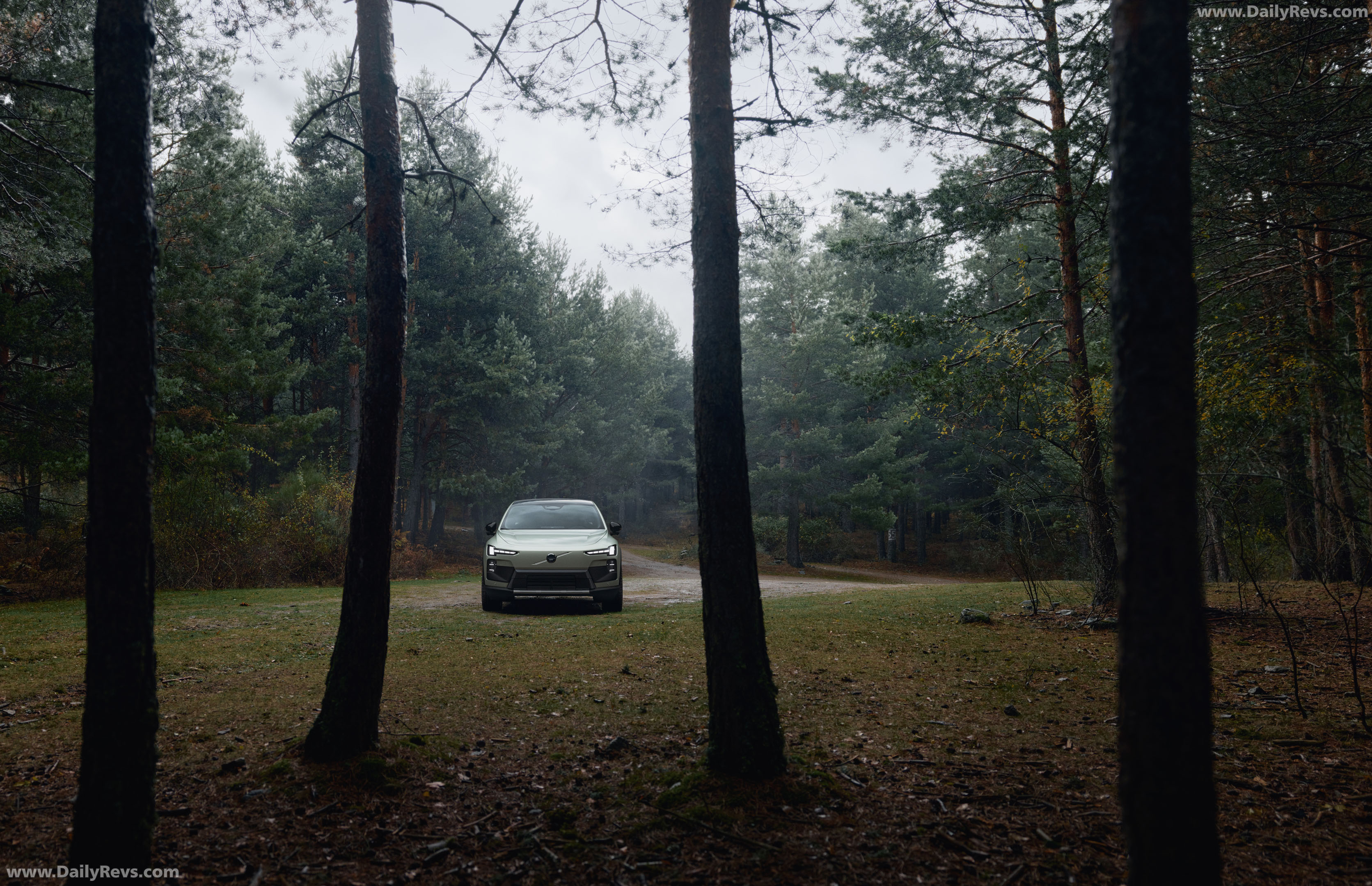2027 Volvo EX60 Cross Country Front View