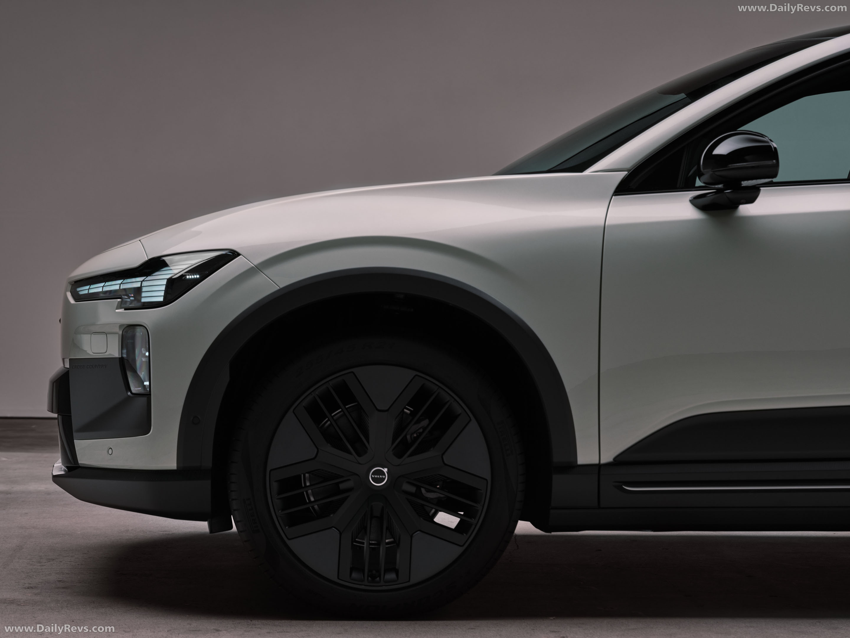 2027 Volvo EX60 Cross Country Exterior