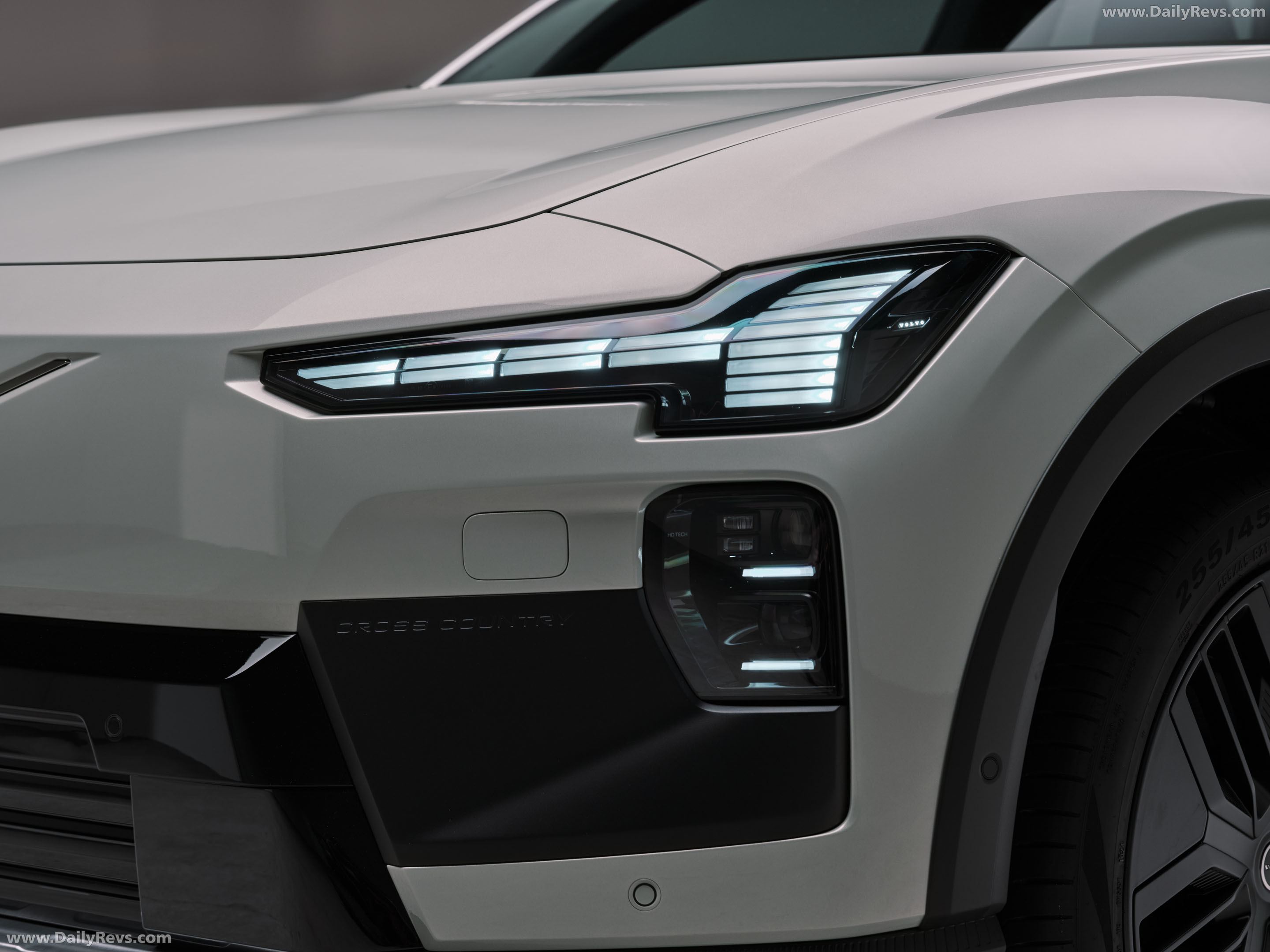 2027 Volvo EX60 Cross Country Exterior