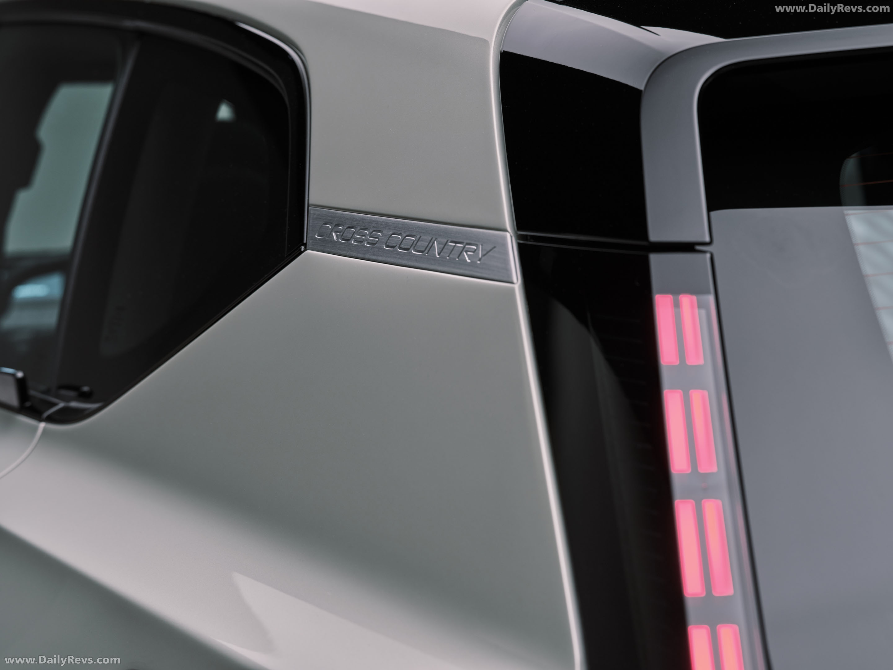 2027 Volvo EX60 Cross Country Exterior