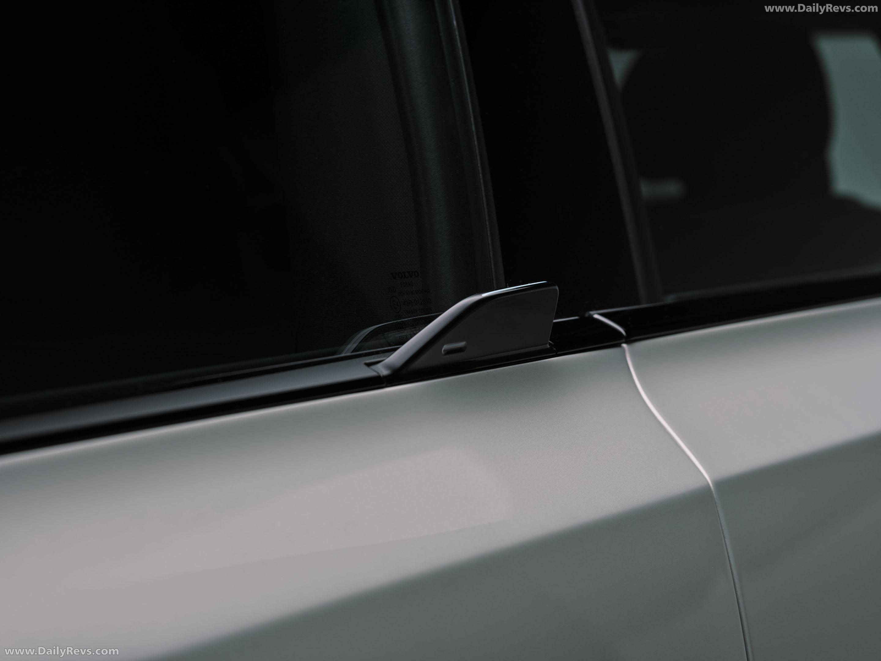 2027 Volvo EX60 Cross Country Exterior
