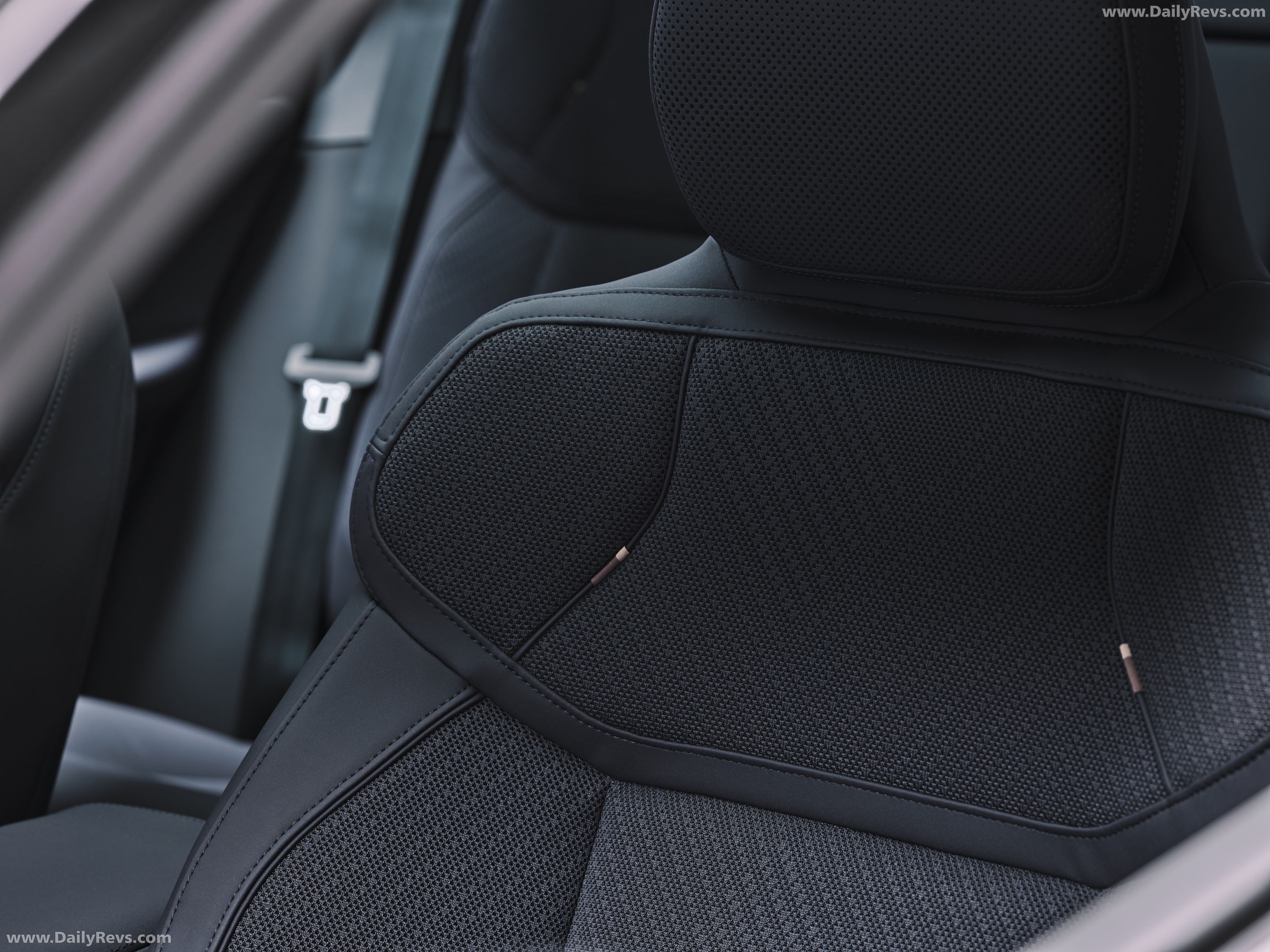 2027 Volvo EX60 Cross Country Interior