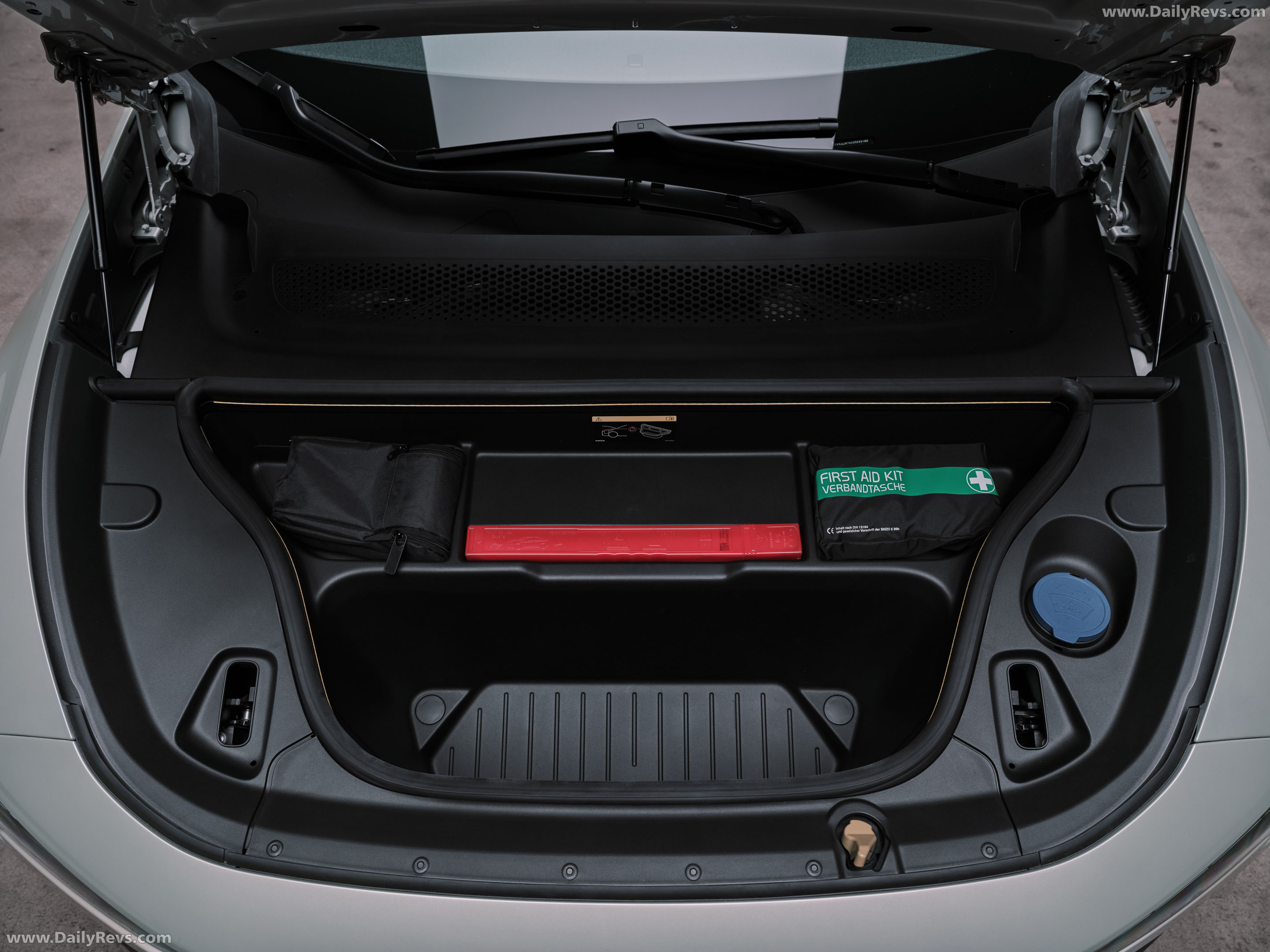 2027 Volvo EX60 Cross Country Interior