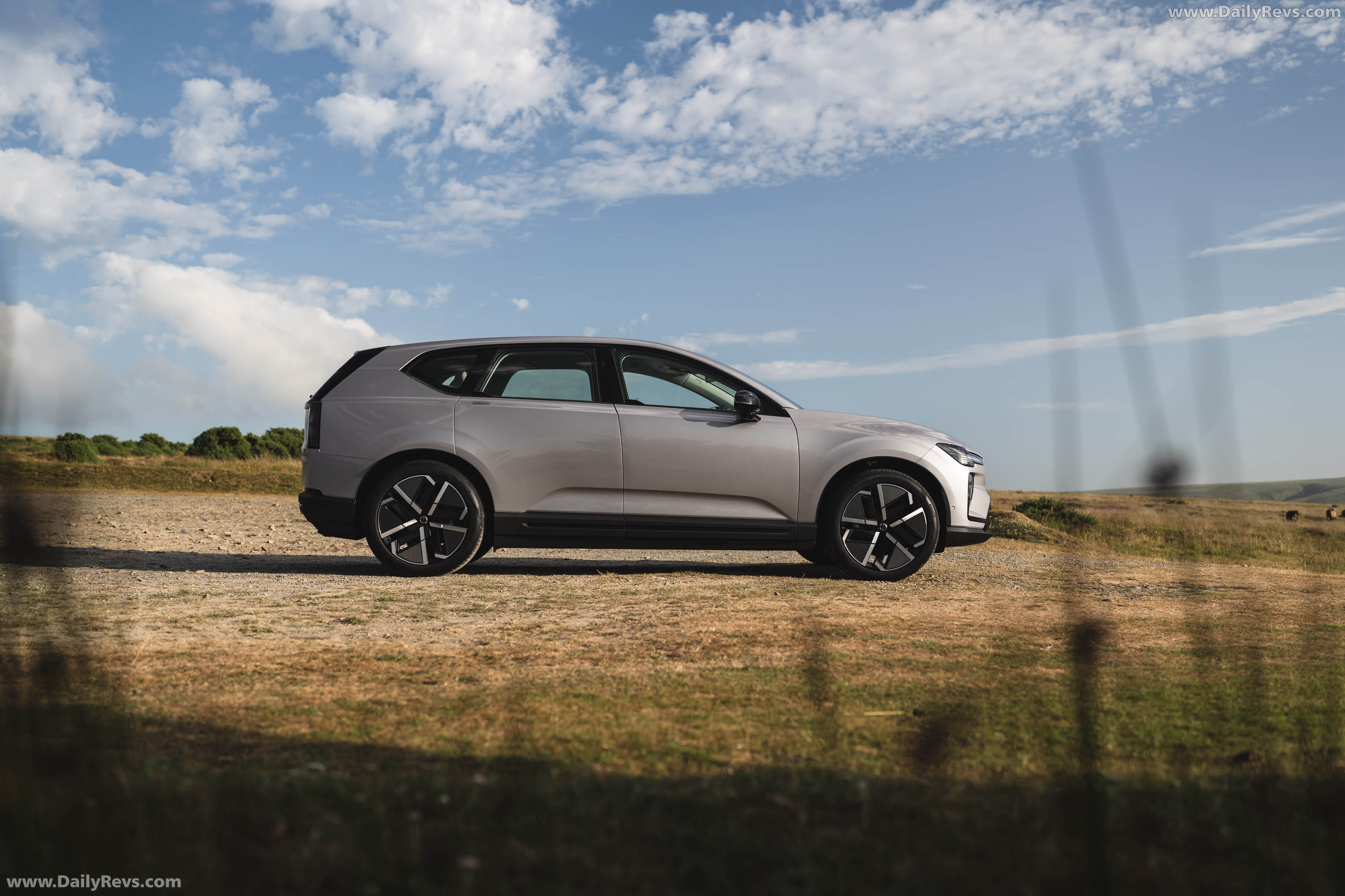 2027 Volvo EX60 UK Version Side View