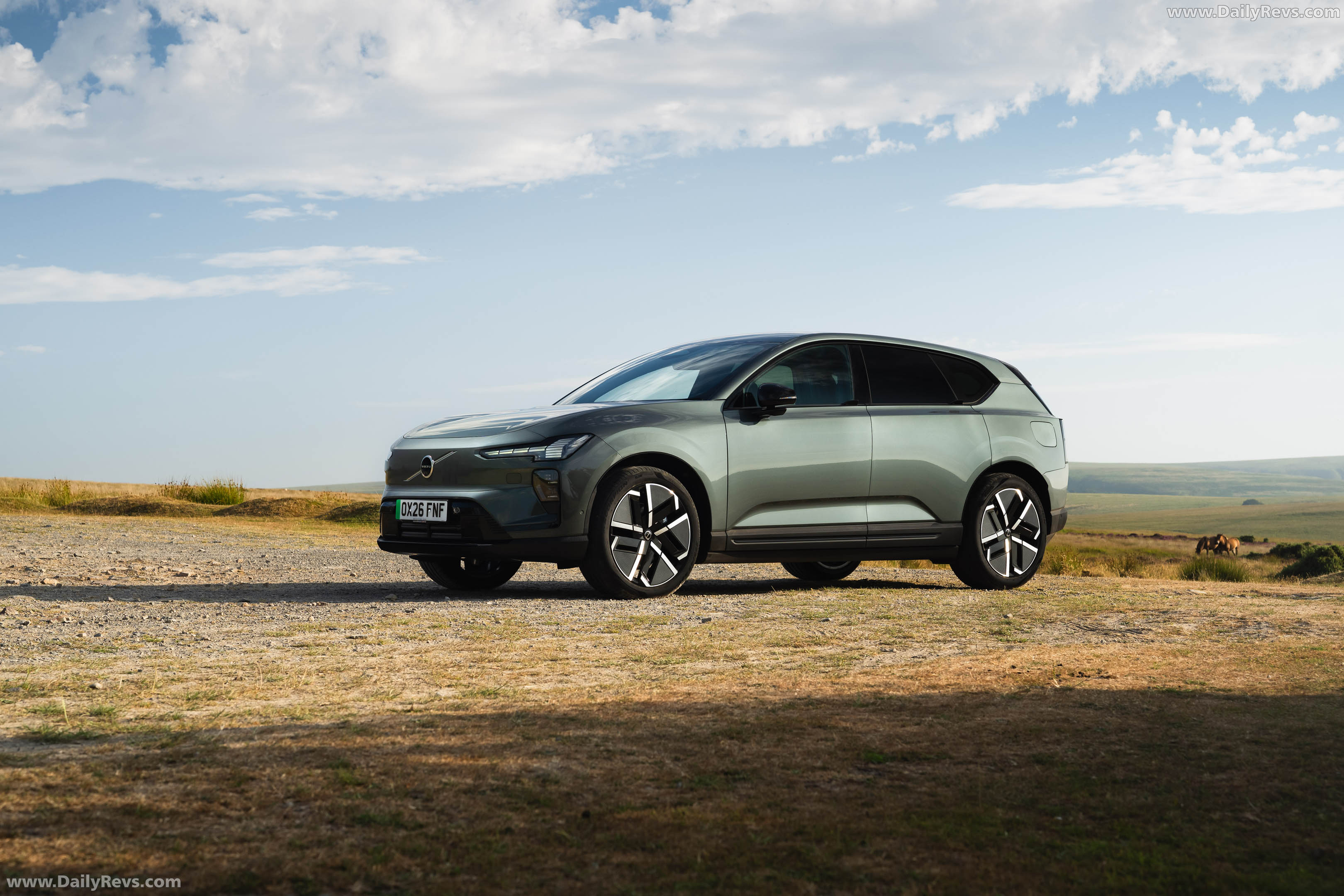 2027 Volvo EX60 UK Version Side View