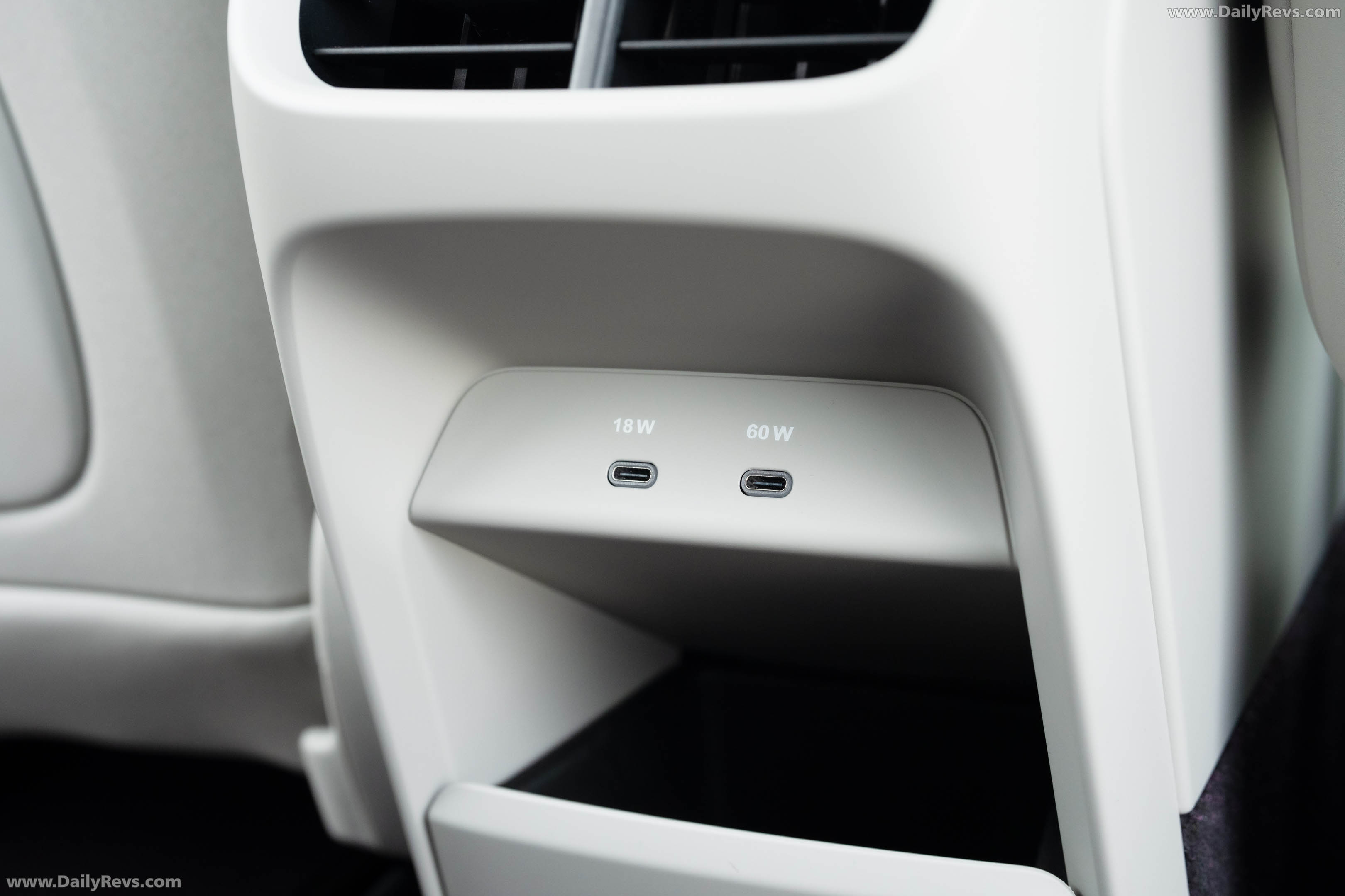 2027 Volvo EX60 UK Version Interior