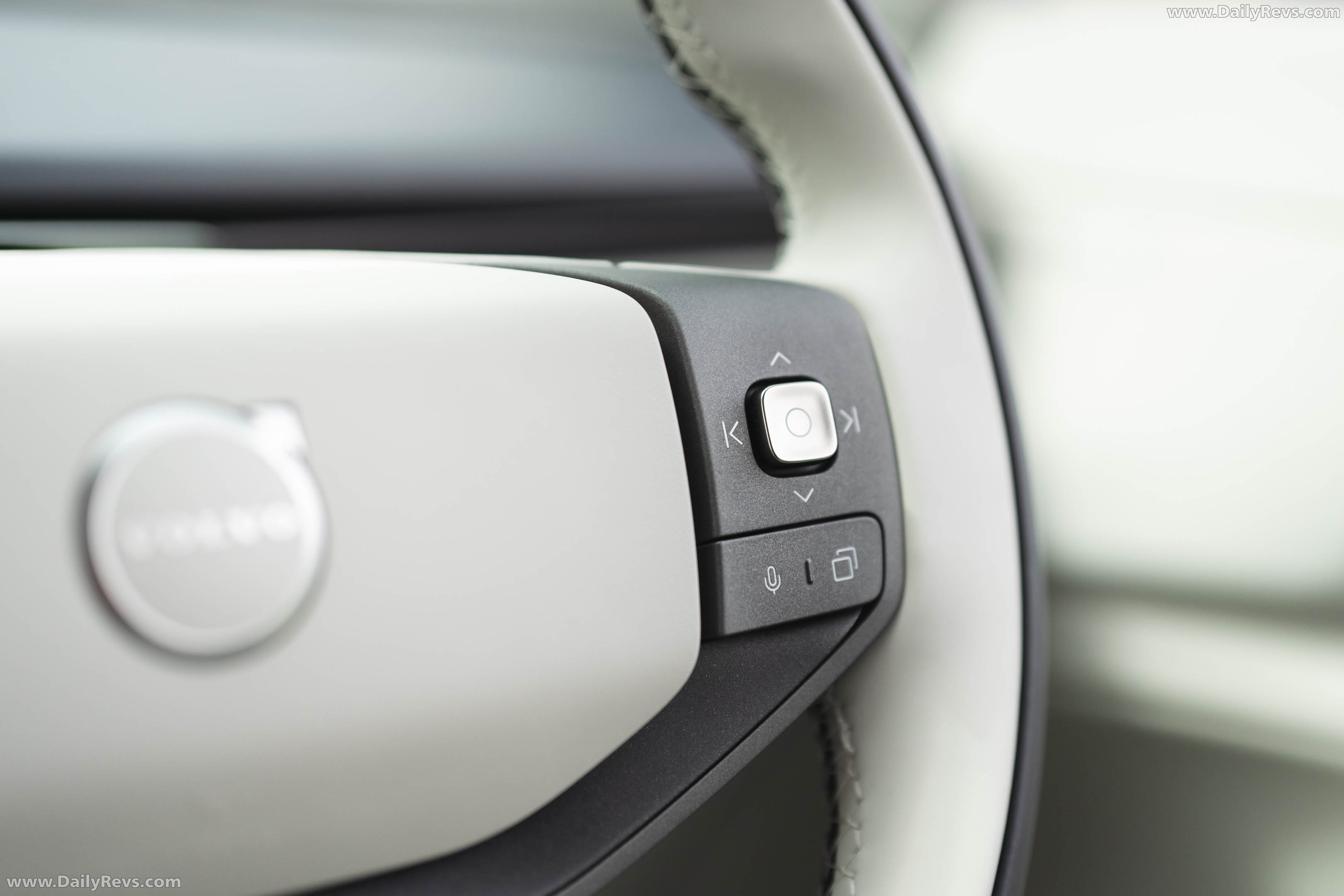 2027 Volvo EX60 UK Version Interior
