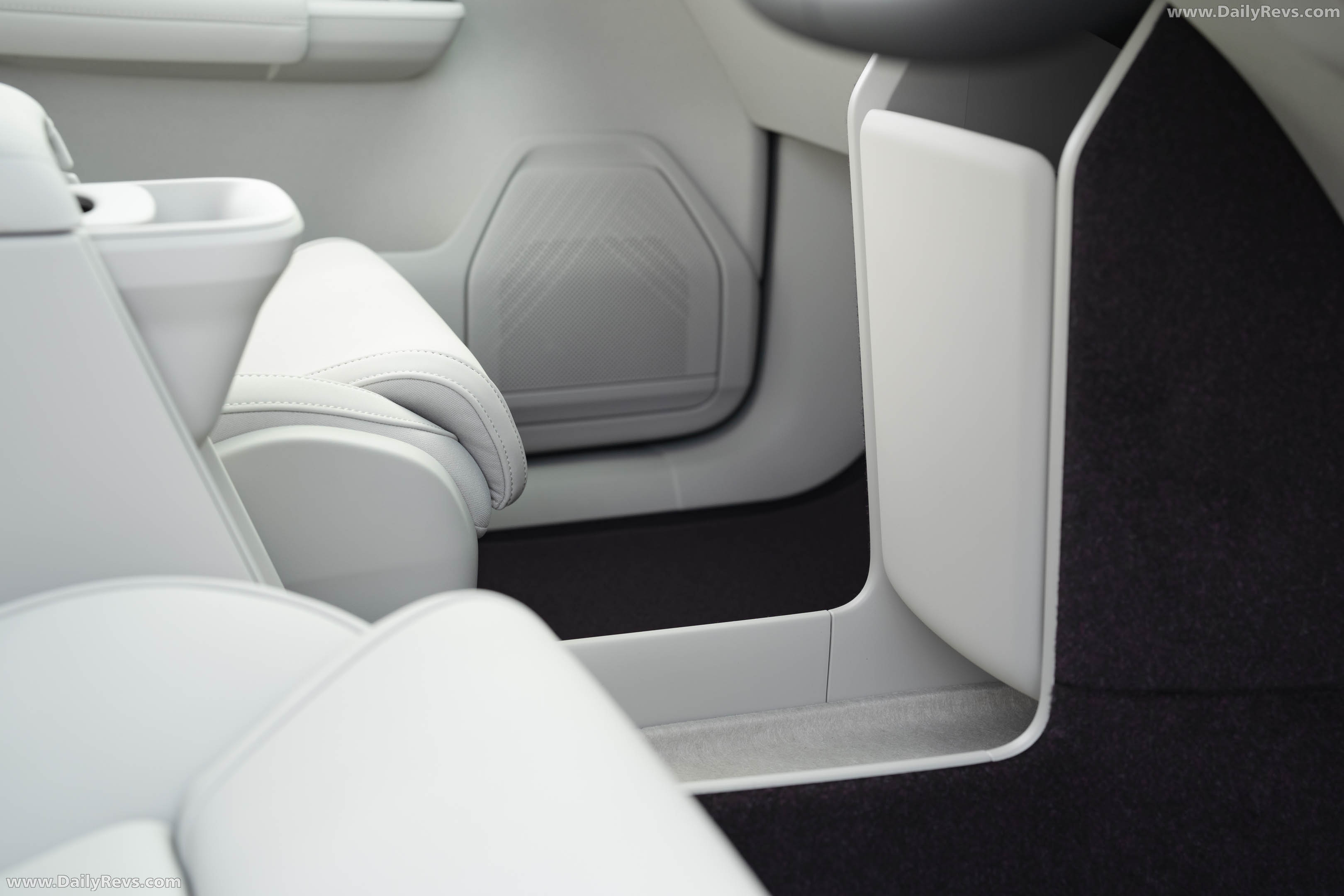2027 Volvo EX60 UK Version Interior