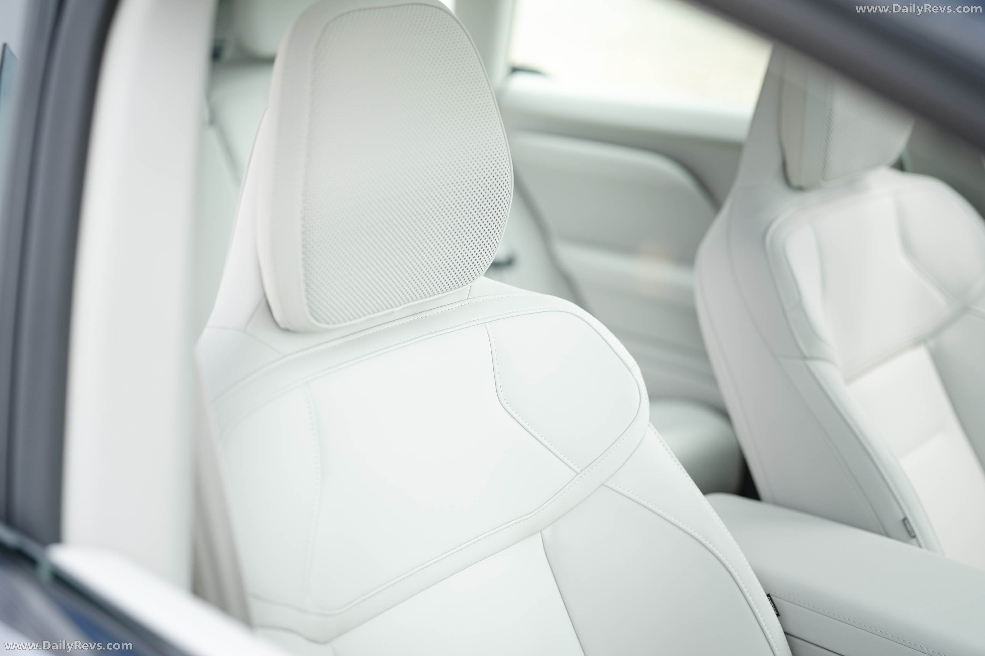 2027 Volvo EX60 UK Version Interior
