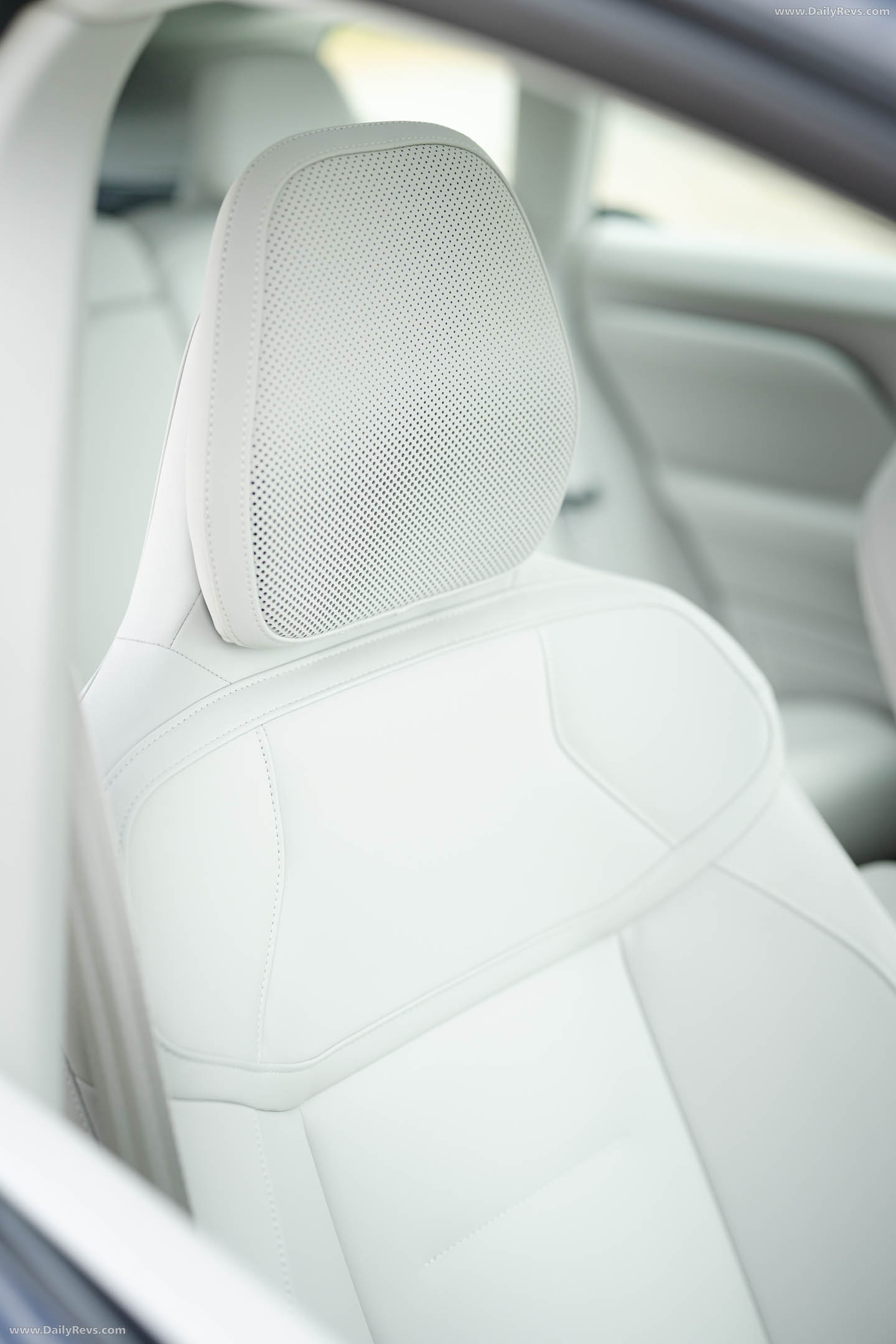2027 Volvo EX60 UK Version Interior