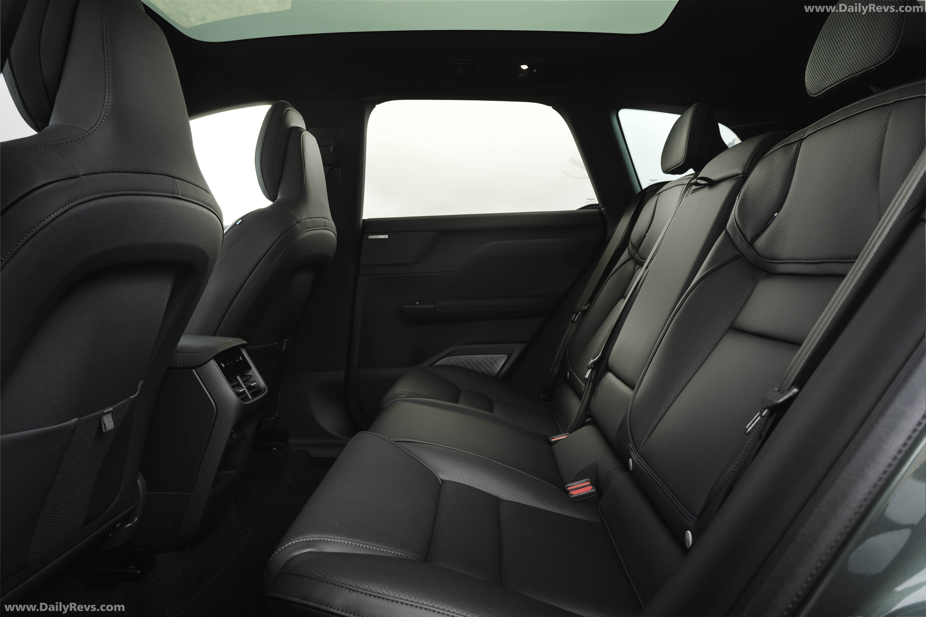 2027 Volvo EX60 UK Version Interior