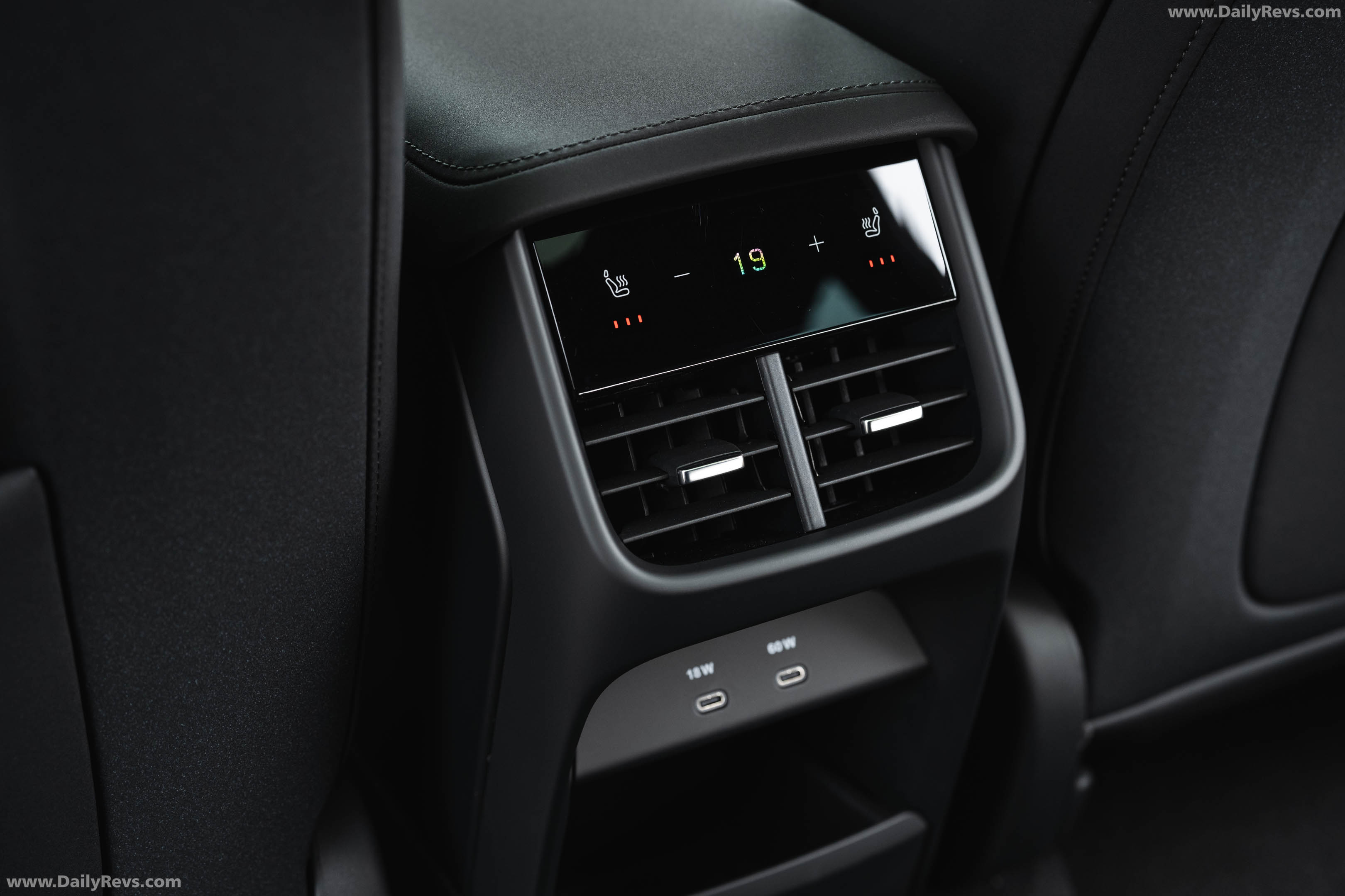 2027 Volvo EX60 UK Version Interior