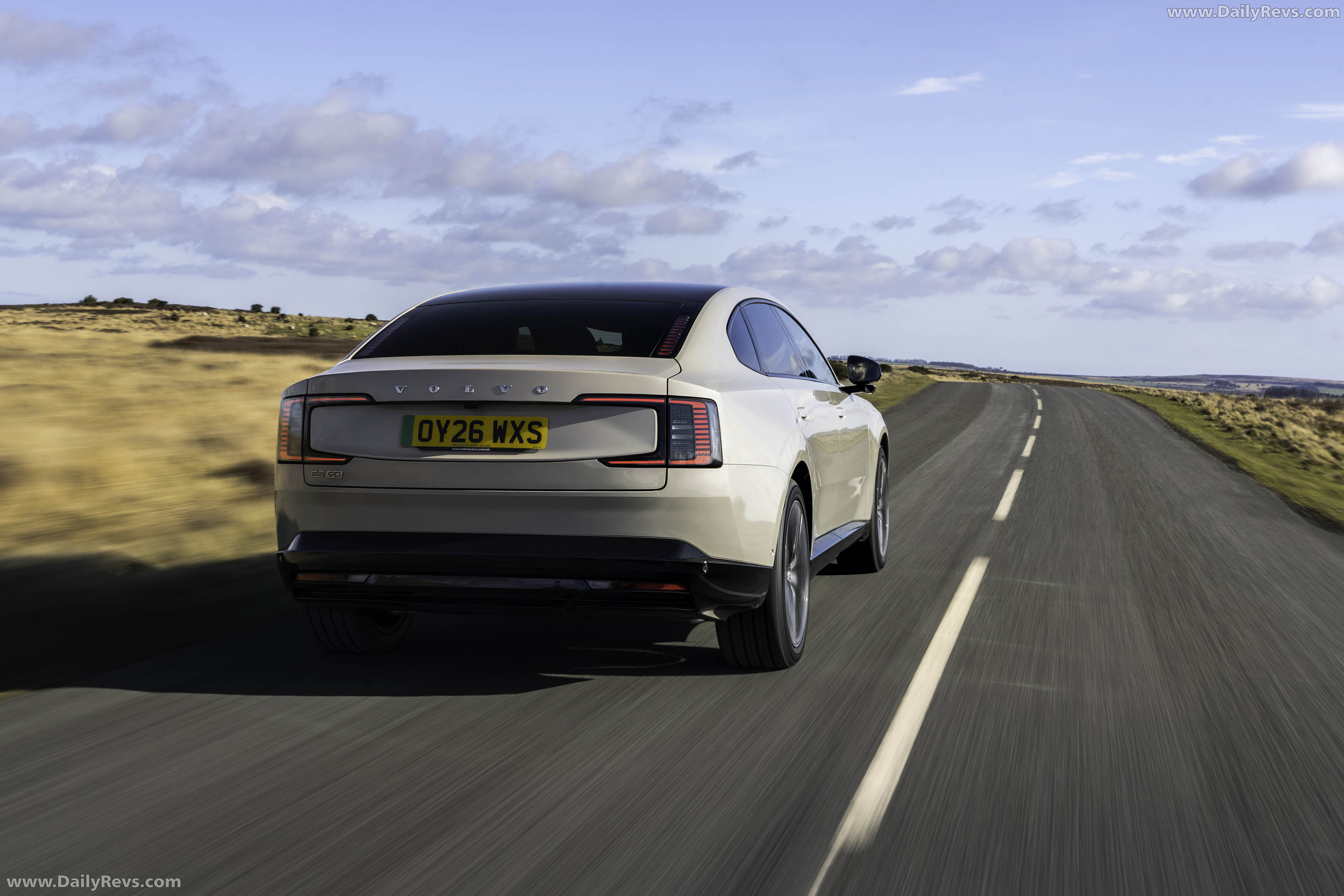 2026 Volvo ES90 UK Version Rear View