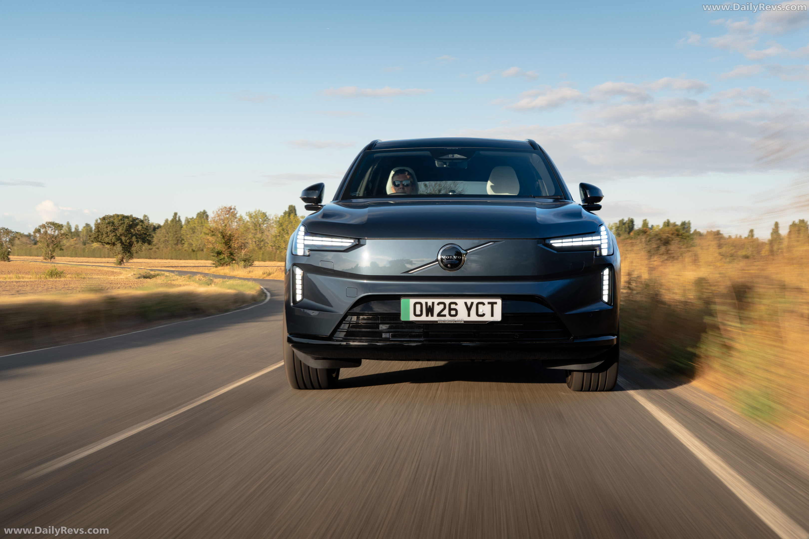 2027 Volvo EX90 UK Version Front View
