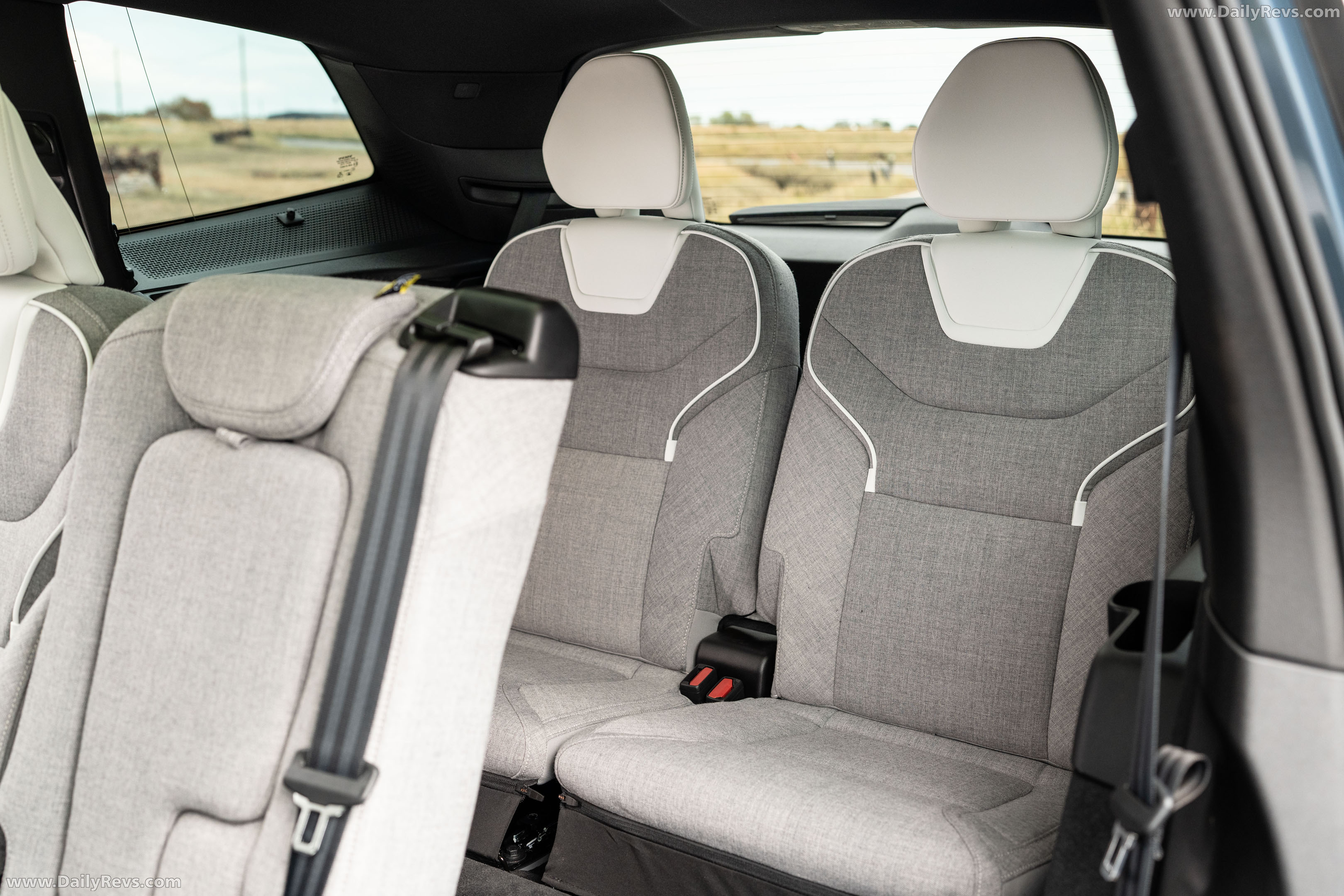 2027 Volvo EX90 UK Version Interior
