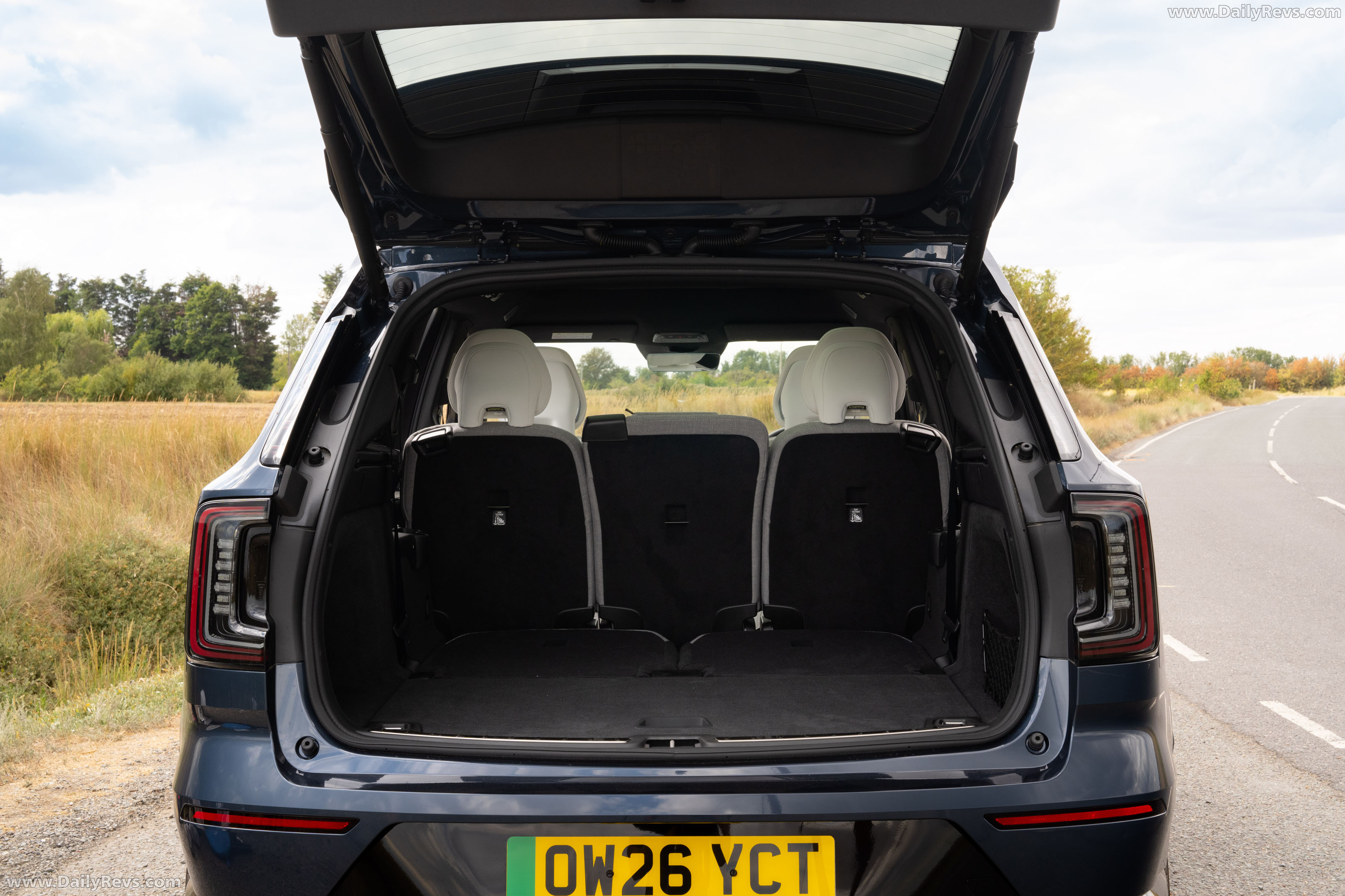 2027 Volvo EX90 UK Version Interior