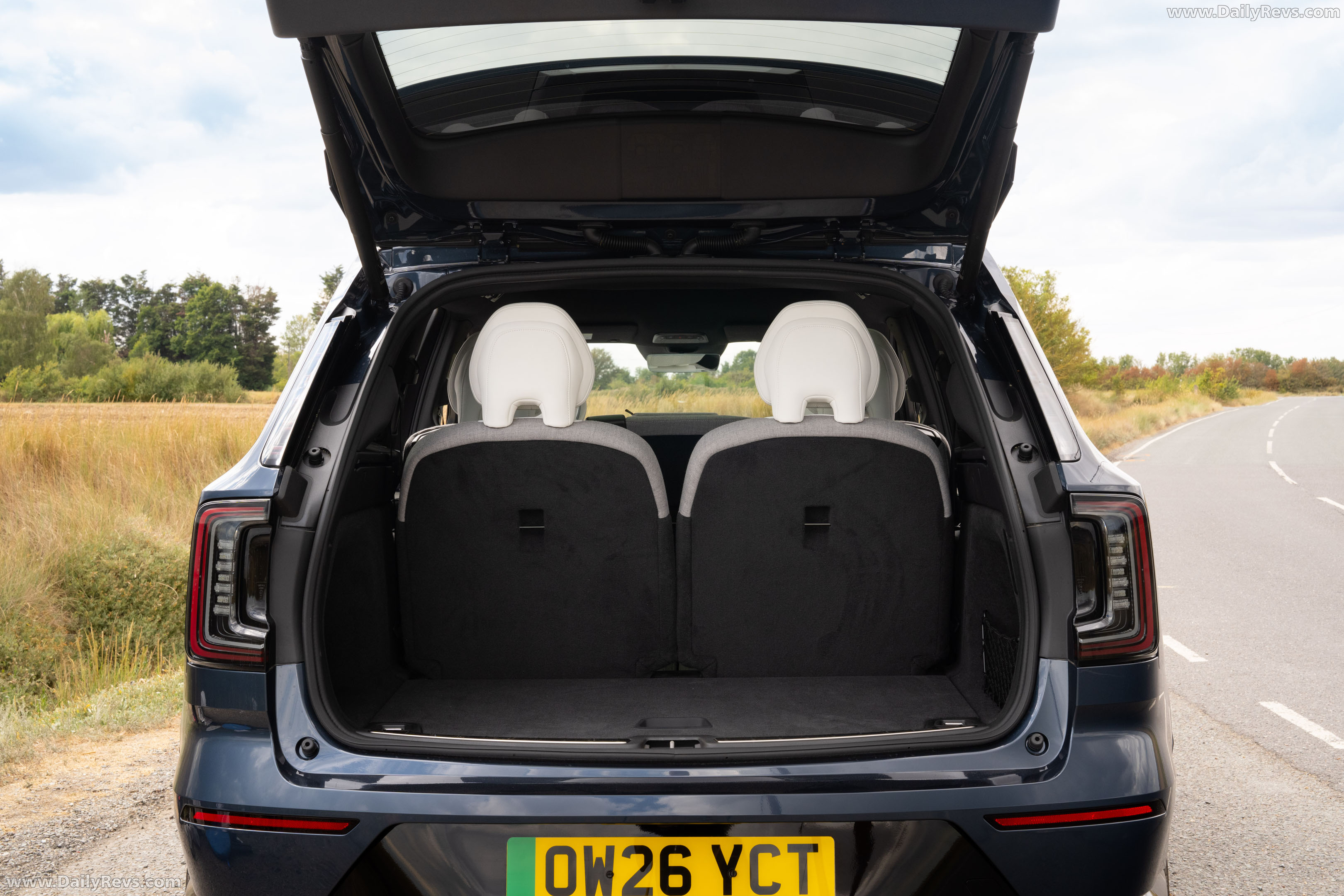 2027 Volvo EX90 UK Version Interior