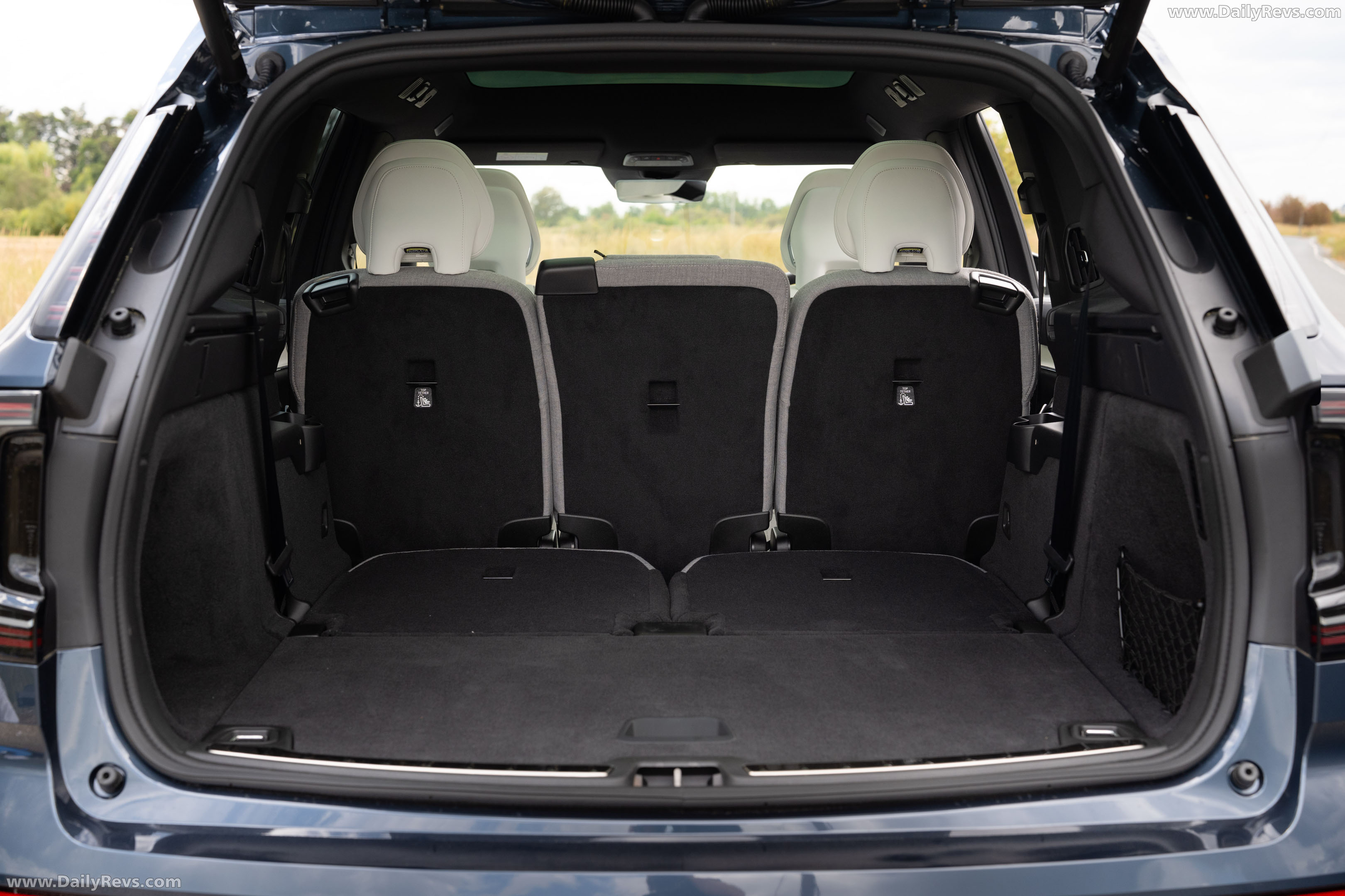 2027 Volvo EX90 UK Version Interior