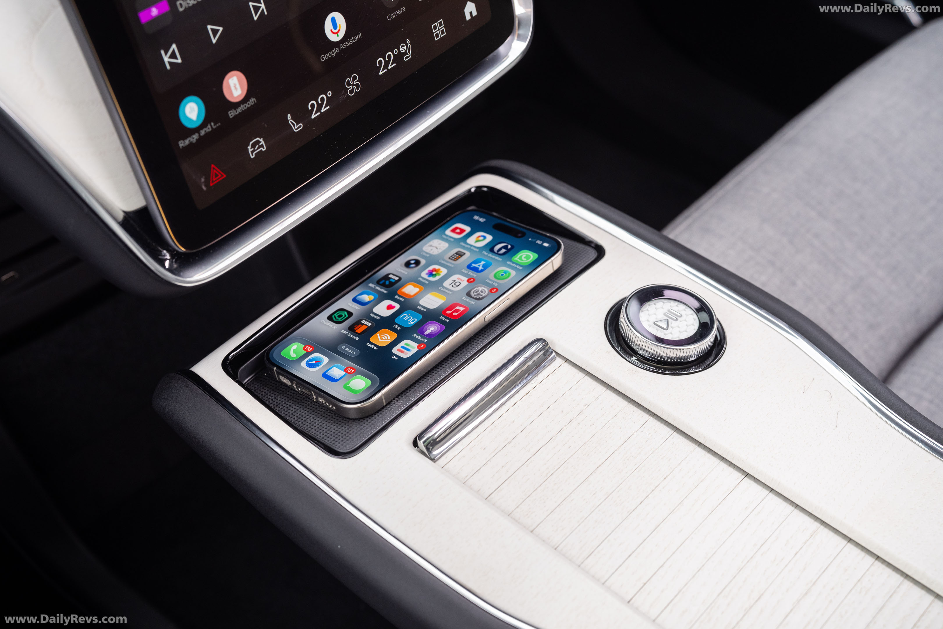 2027 Volvo EX90 UK Version Interior