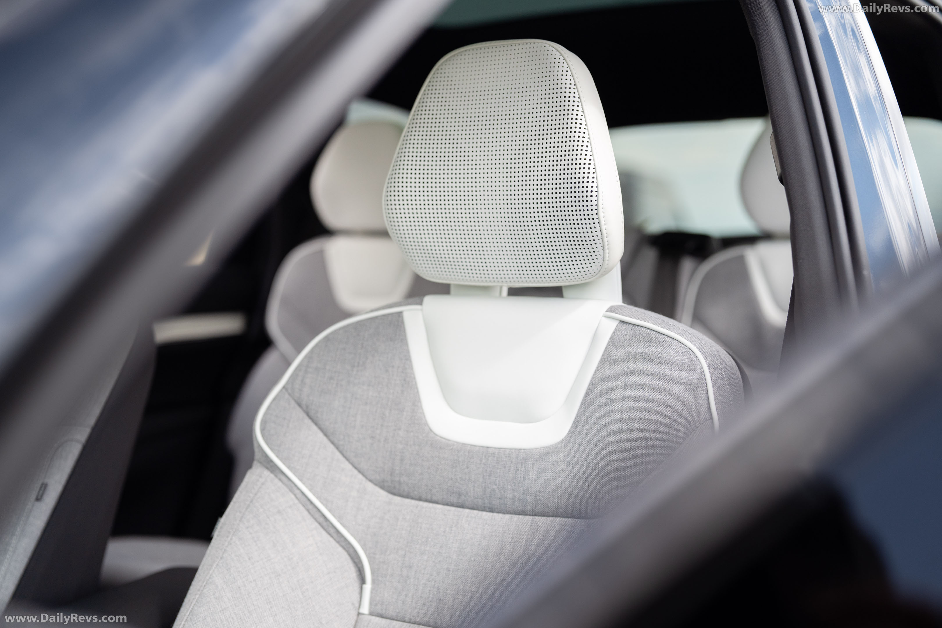 2027 Volvo EX90 UK Version Interior
