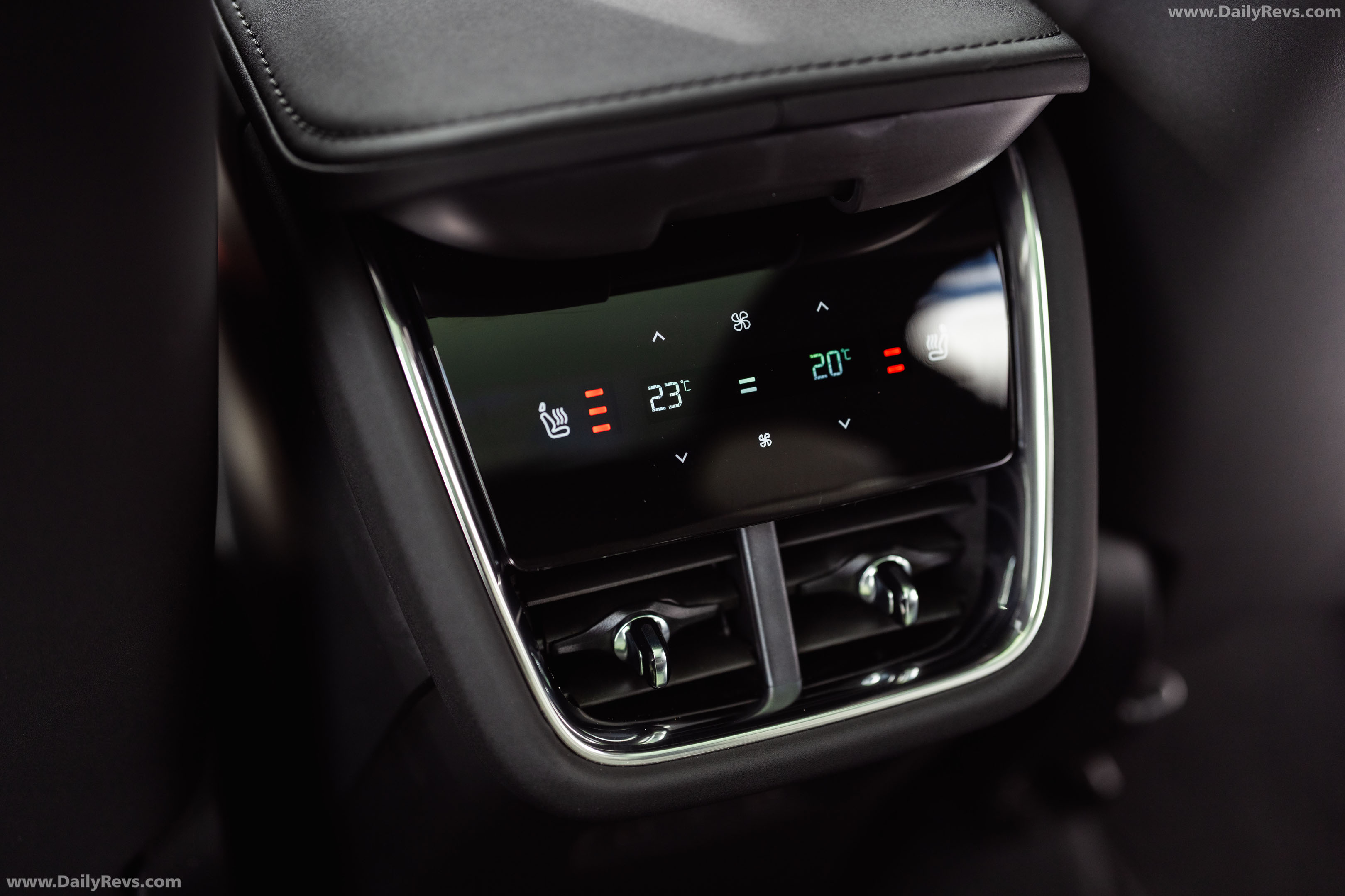 2027 Volvo EX90 UK Version Interior