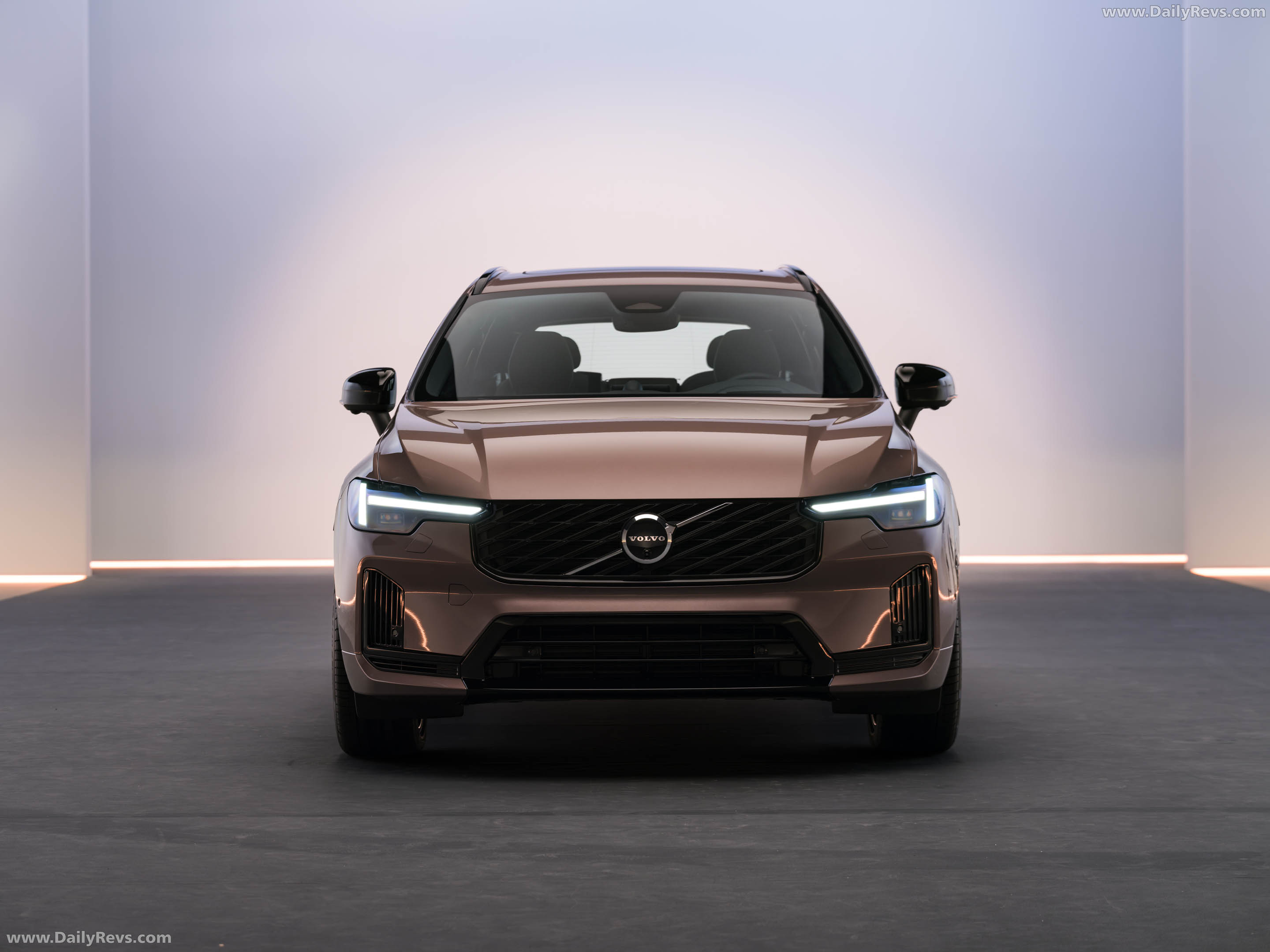 2027 Volvo XC60 Front View