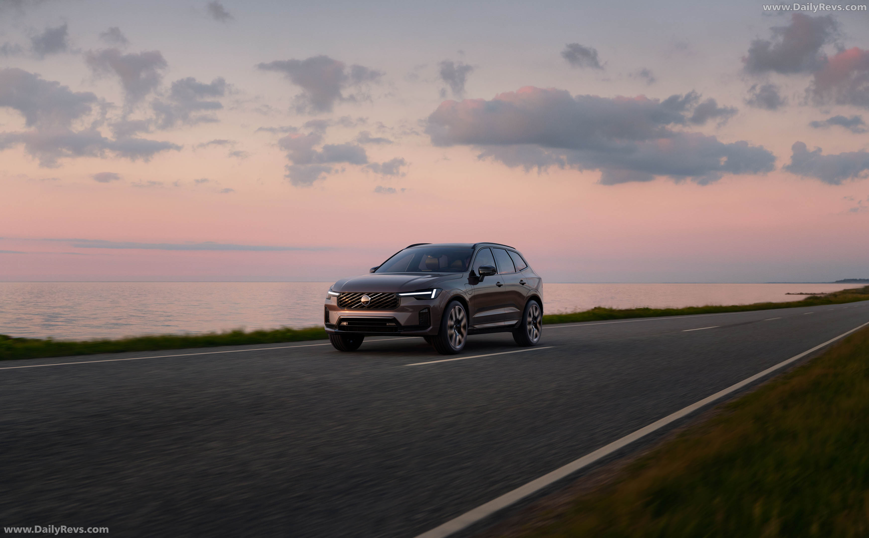2027 Volvo XC60 Front View
