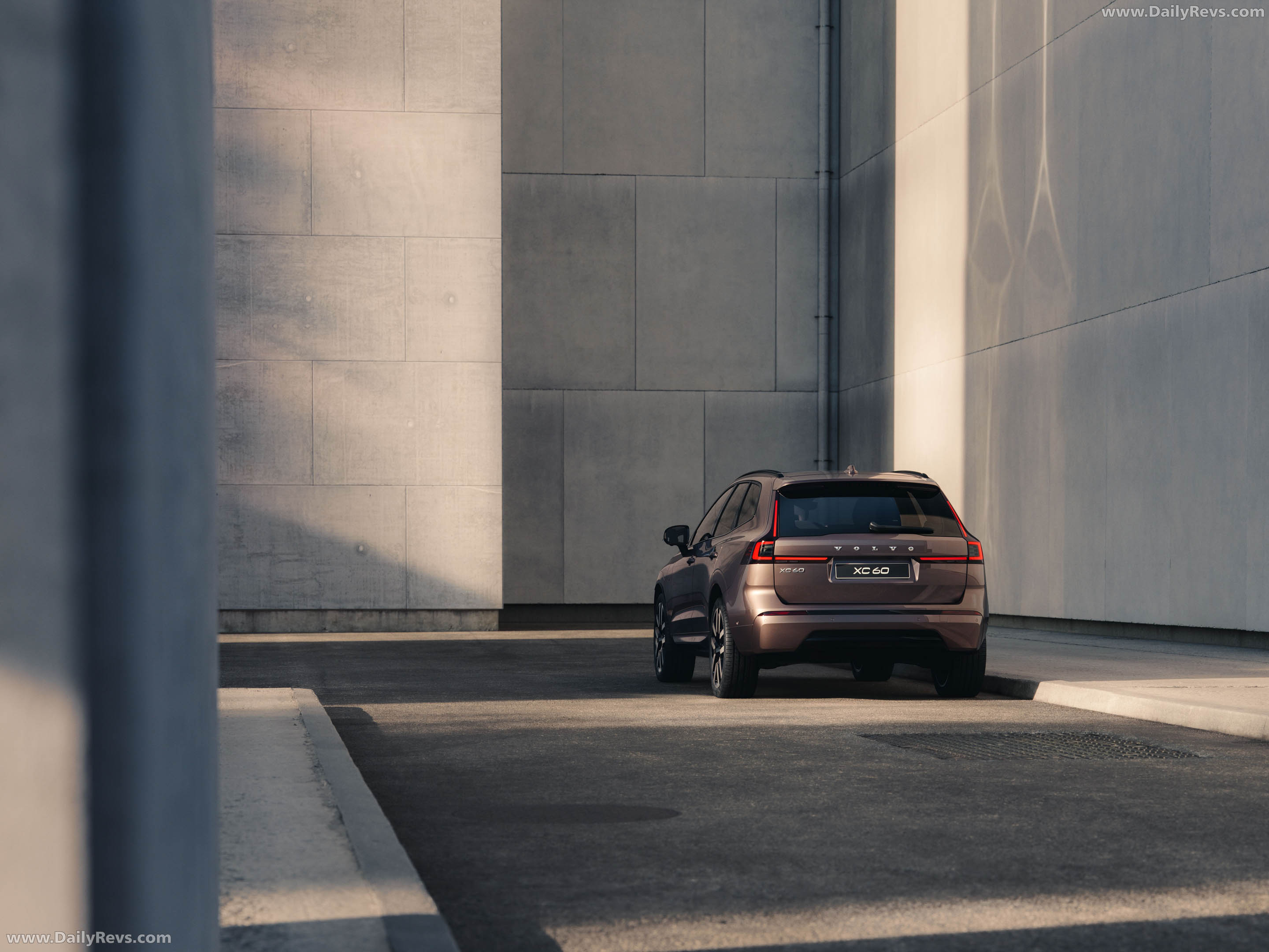 2027 Volvo XC60 Rear View