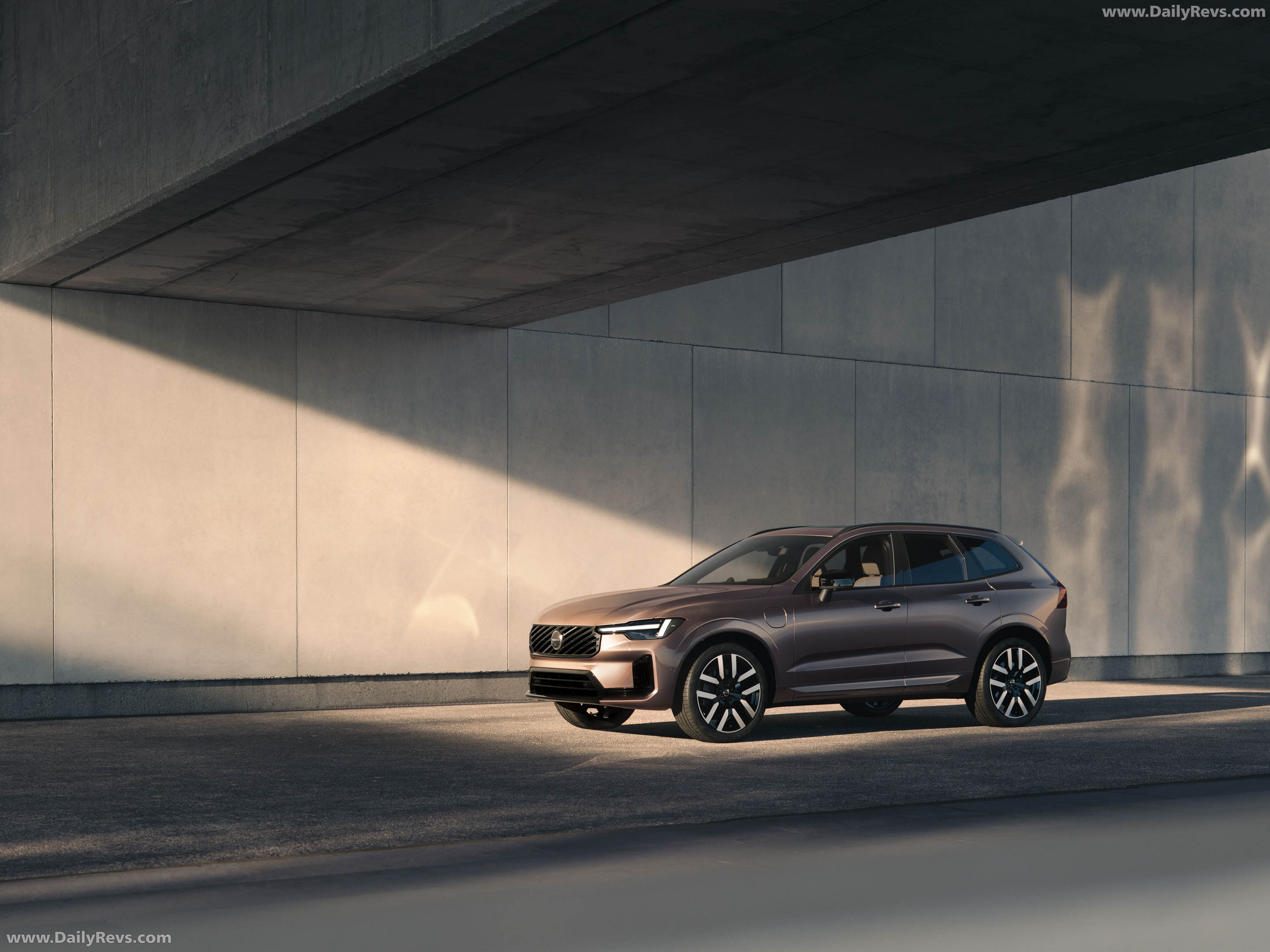 2027 Volvo XC60 Side View