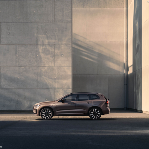 2027 Volvo XC60 Side View