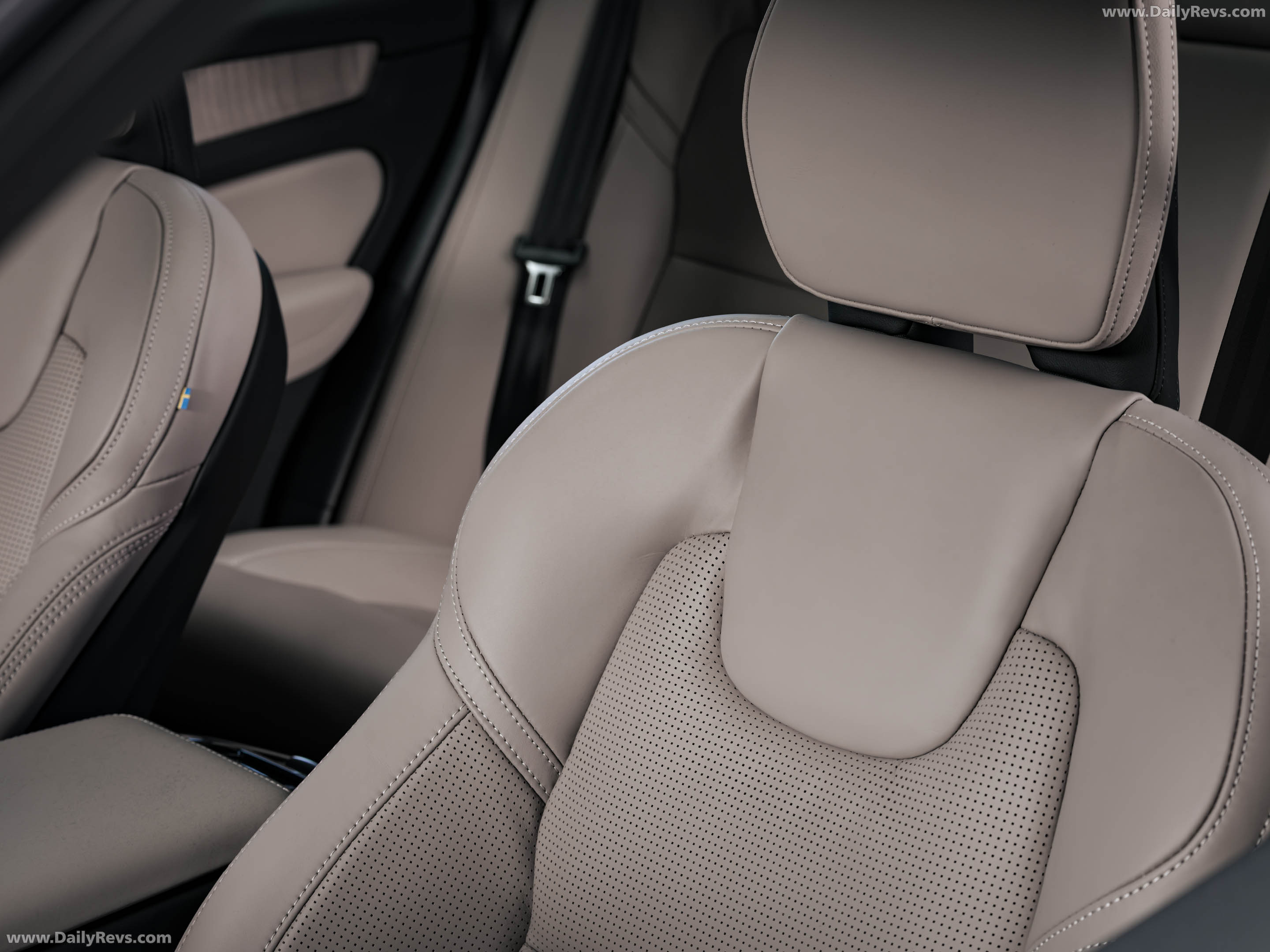 2027 Volvo XC60 Interior