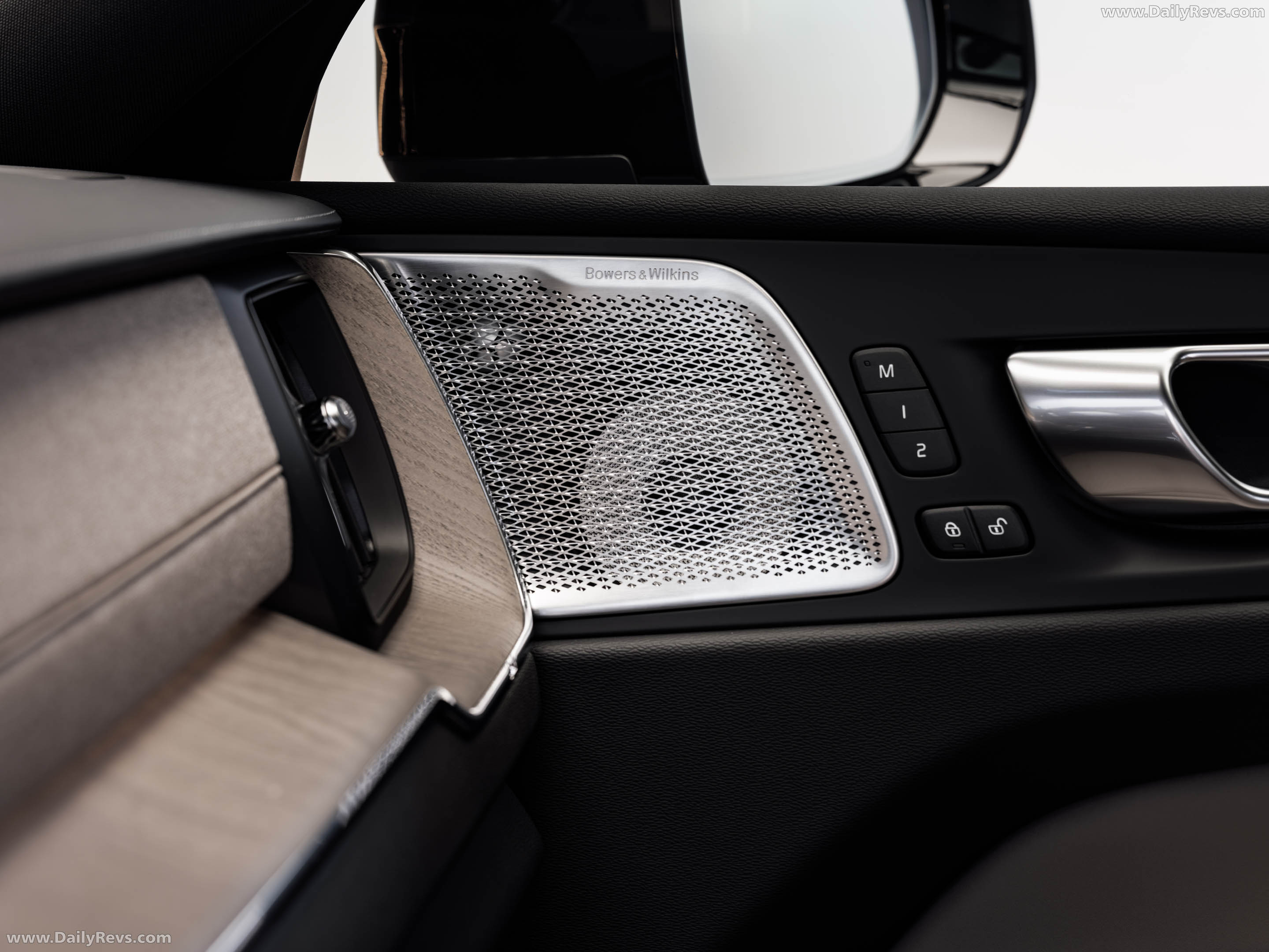2027 Volvo XC60 Interior
