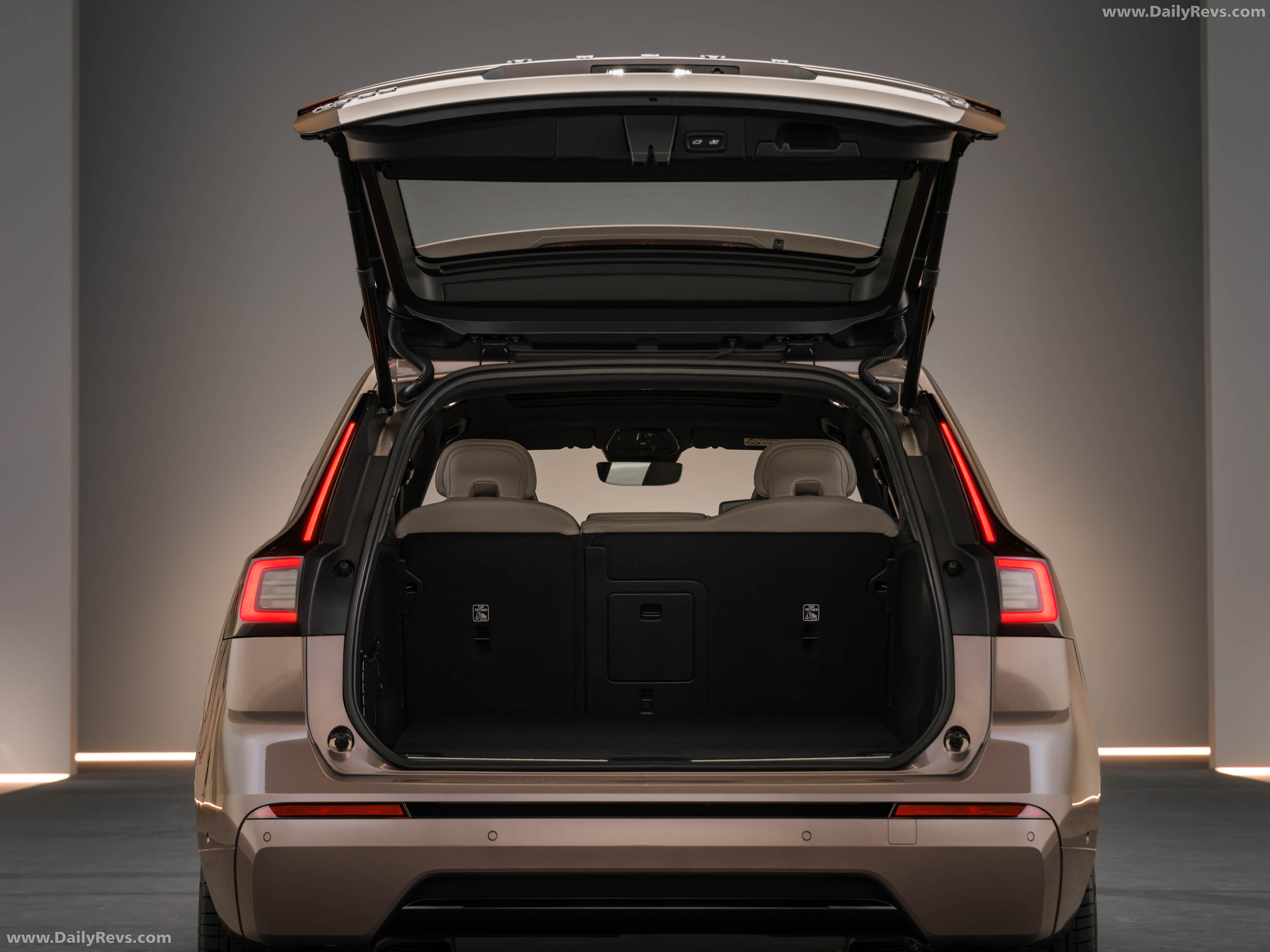 2027 Volvo XC60 Interior