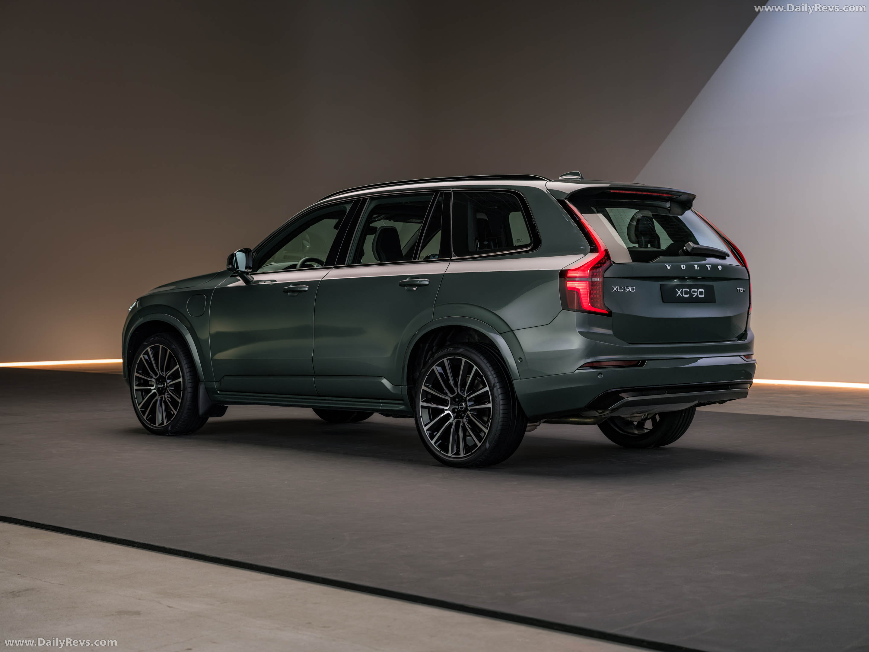 2027 Volvo XC90 Rear View