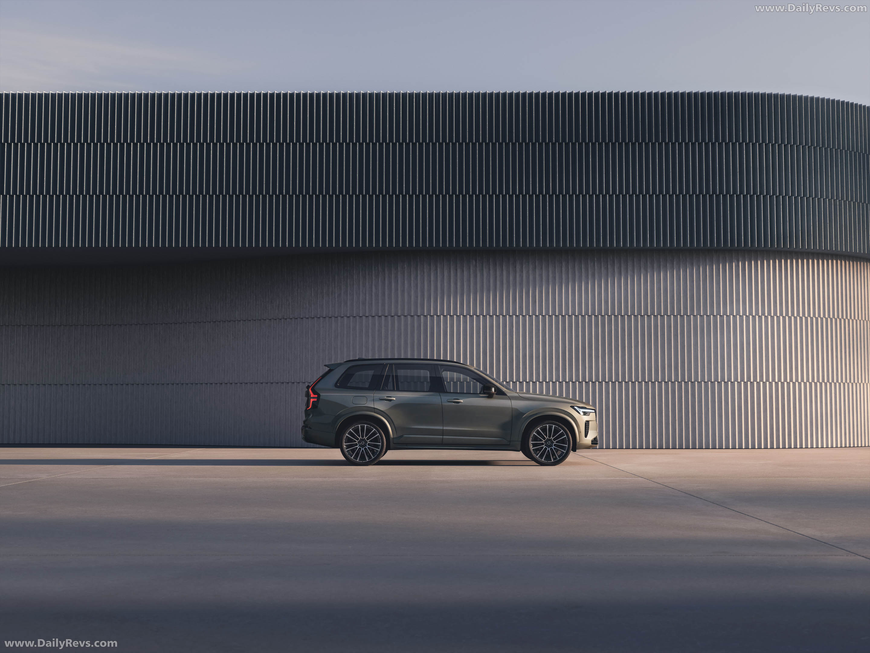2027 Volvo XC90 Side View