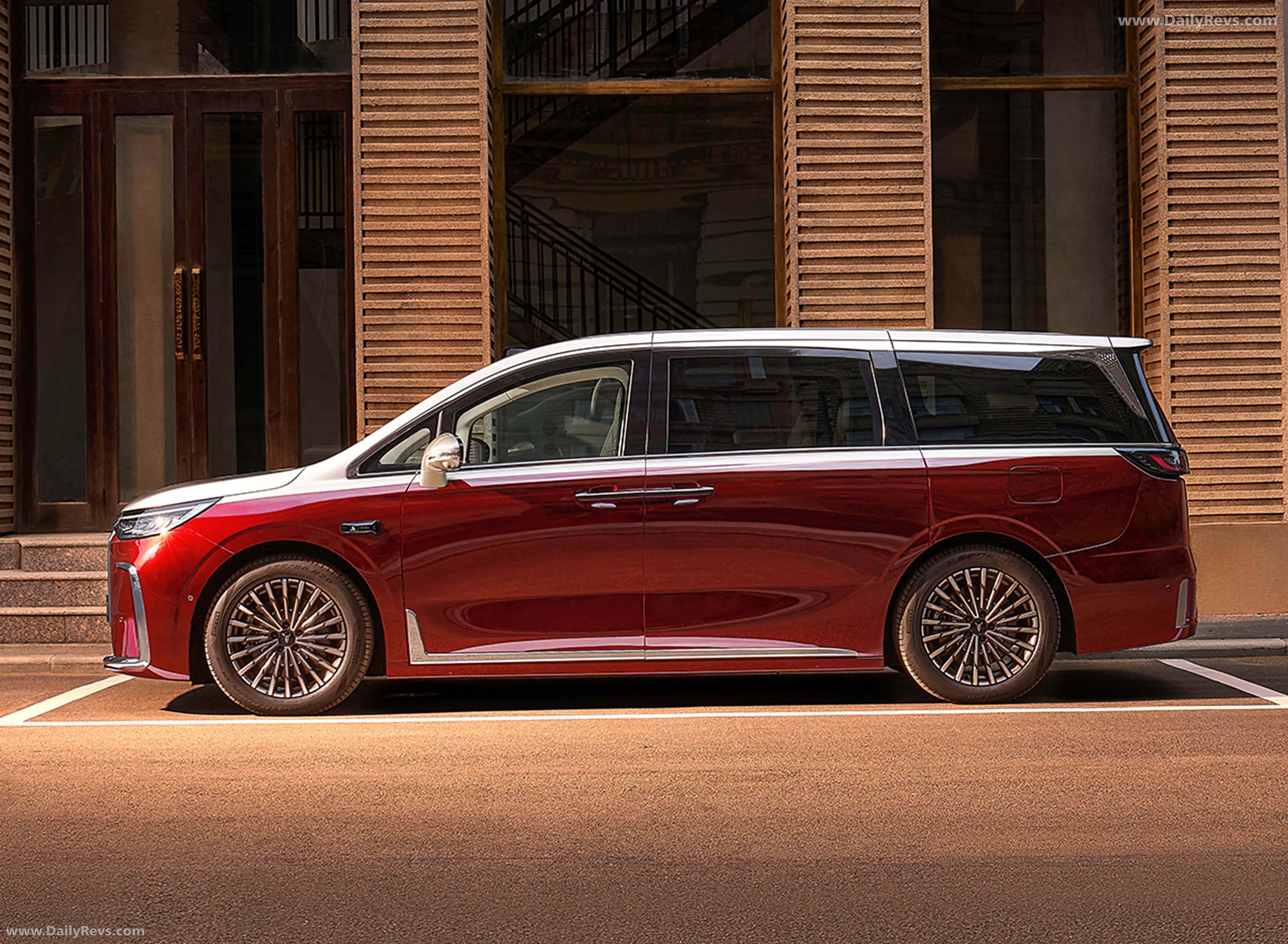 2026 Voyah Dreamer PHEV Side View