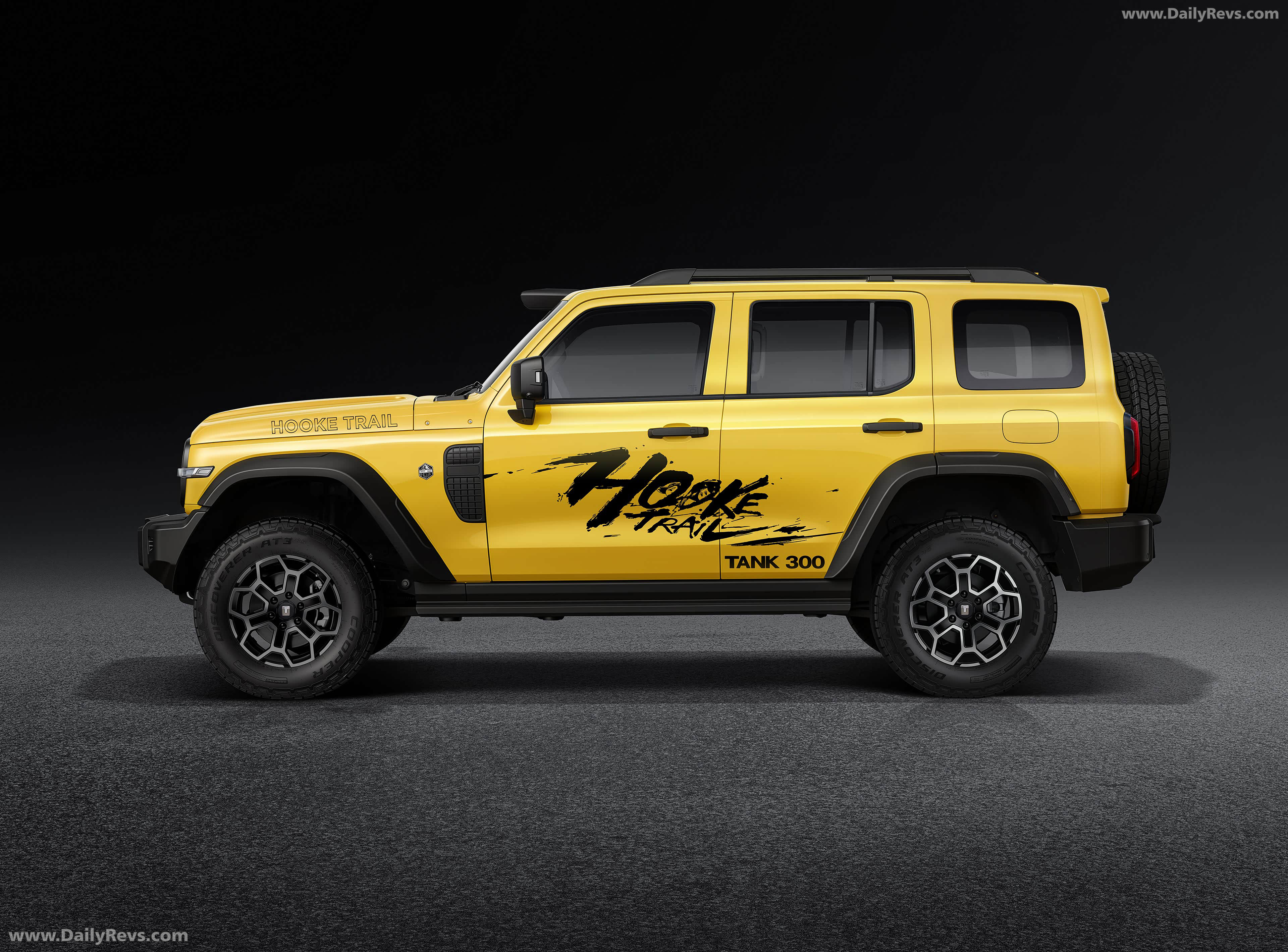 2026 WEY Tank 300 Hooke Trail Side View