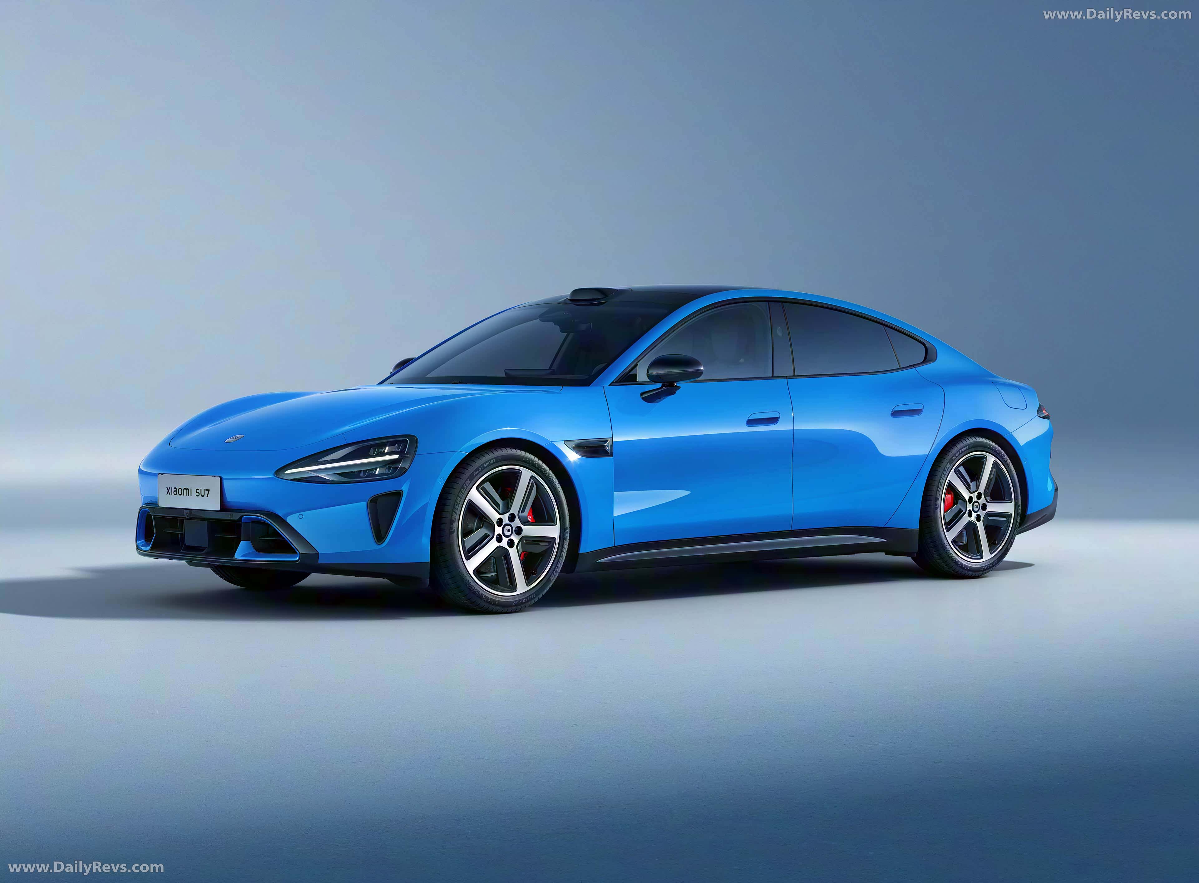 2025 Xiaomi SU7 Capri Blue Front View