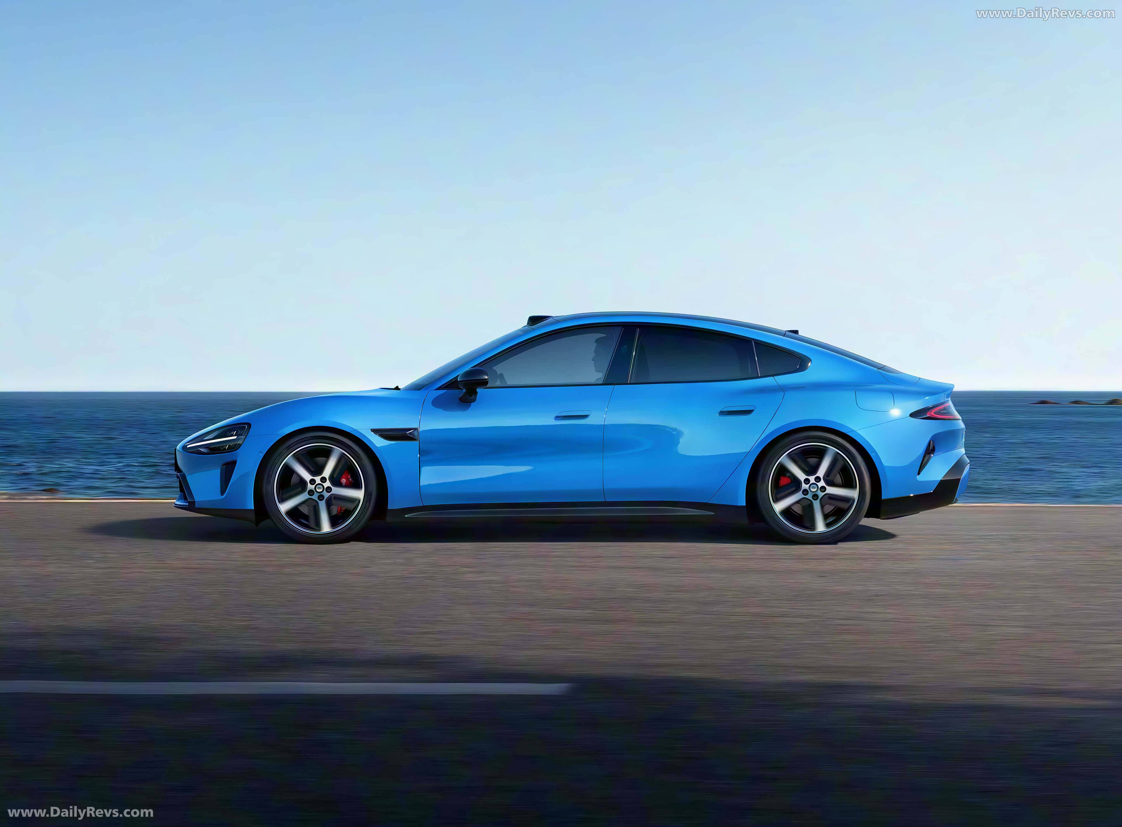 2025 Xiaomi SU7 Capri Blue Side View