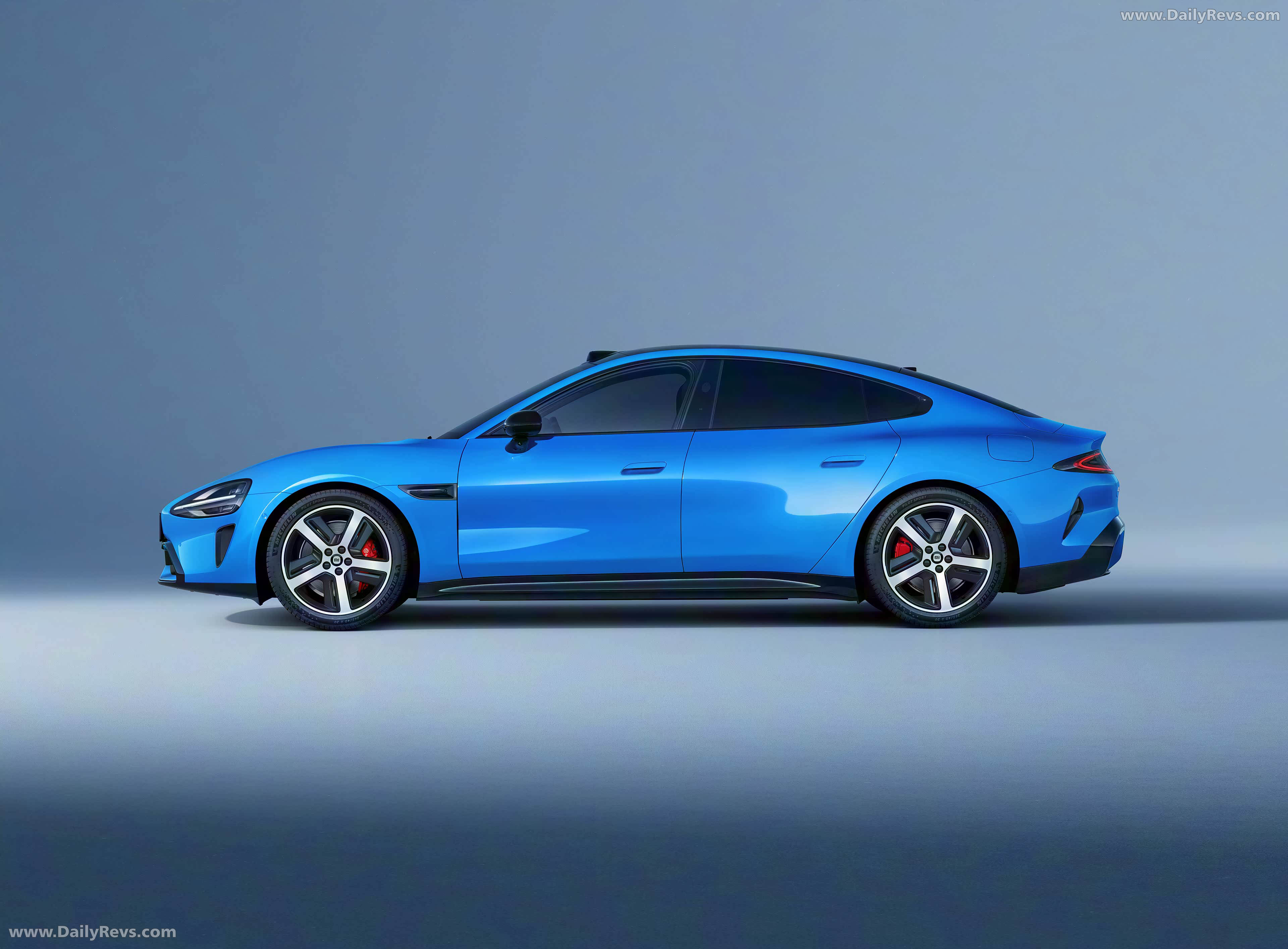 2025 Xiaomi SU7 Capri Blue Side View