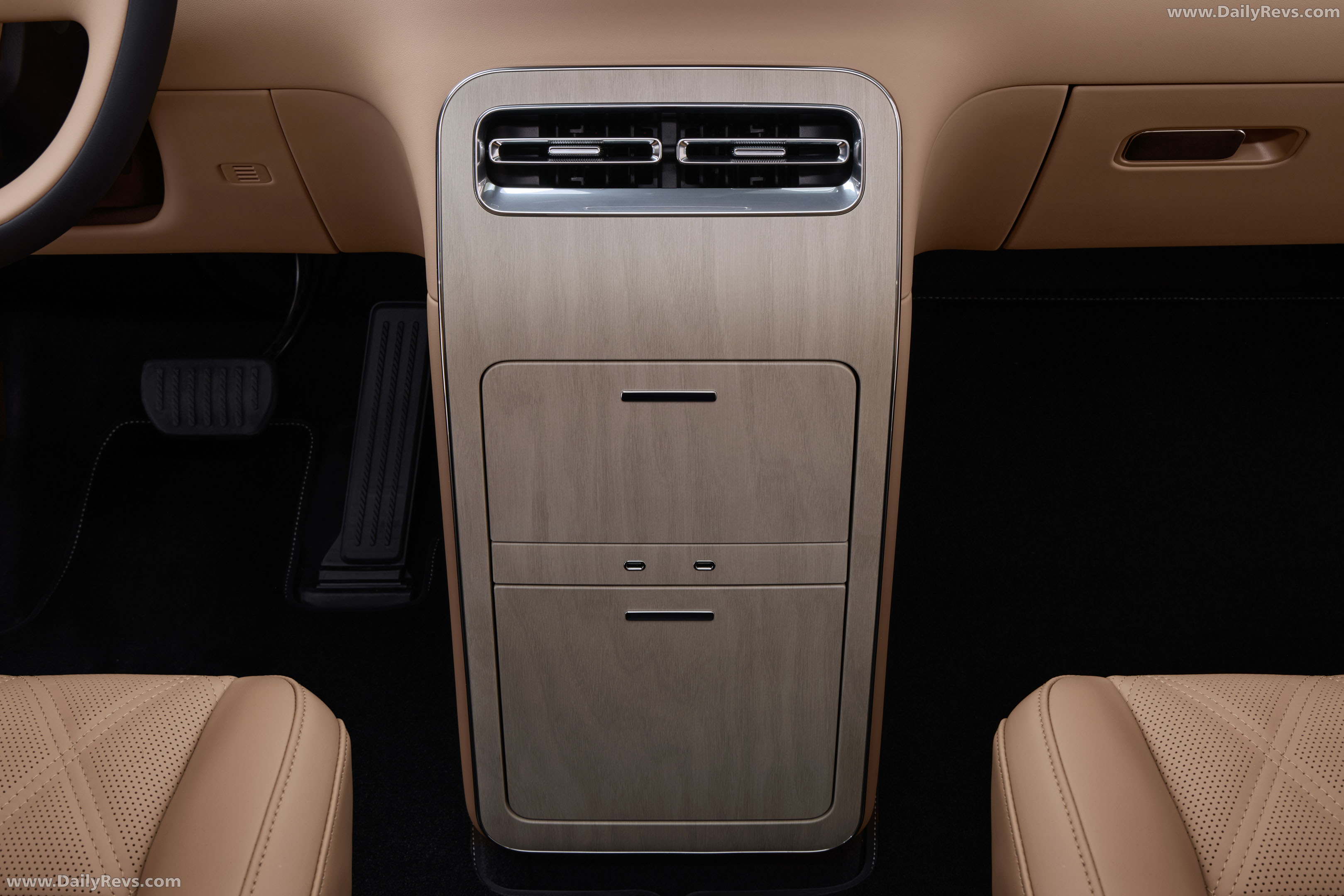 2027 Xiaomi SkyNomad N90 Max Interior